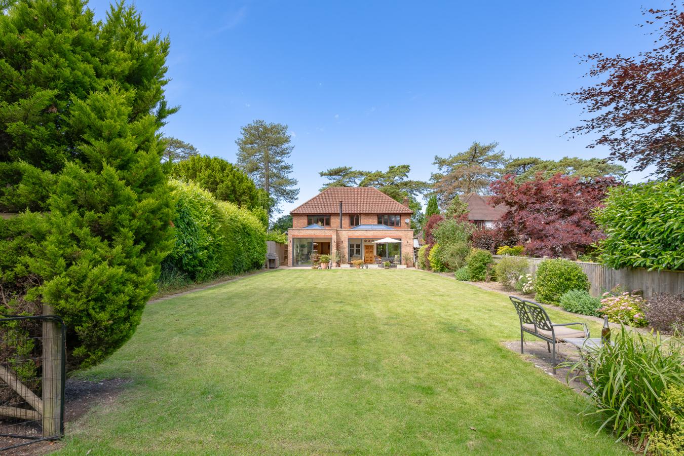 Whyteleafe Road, Caterham, CR3, United Kingdom, 5 Bedrooms Bedrooms, ,2 BathroomsBathrooms,Residential,For Sale,Whyteleafe Road,1560011