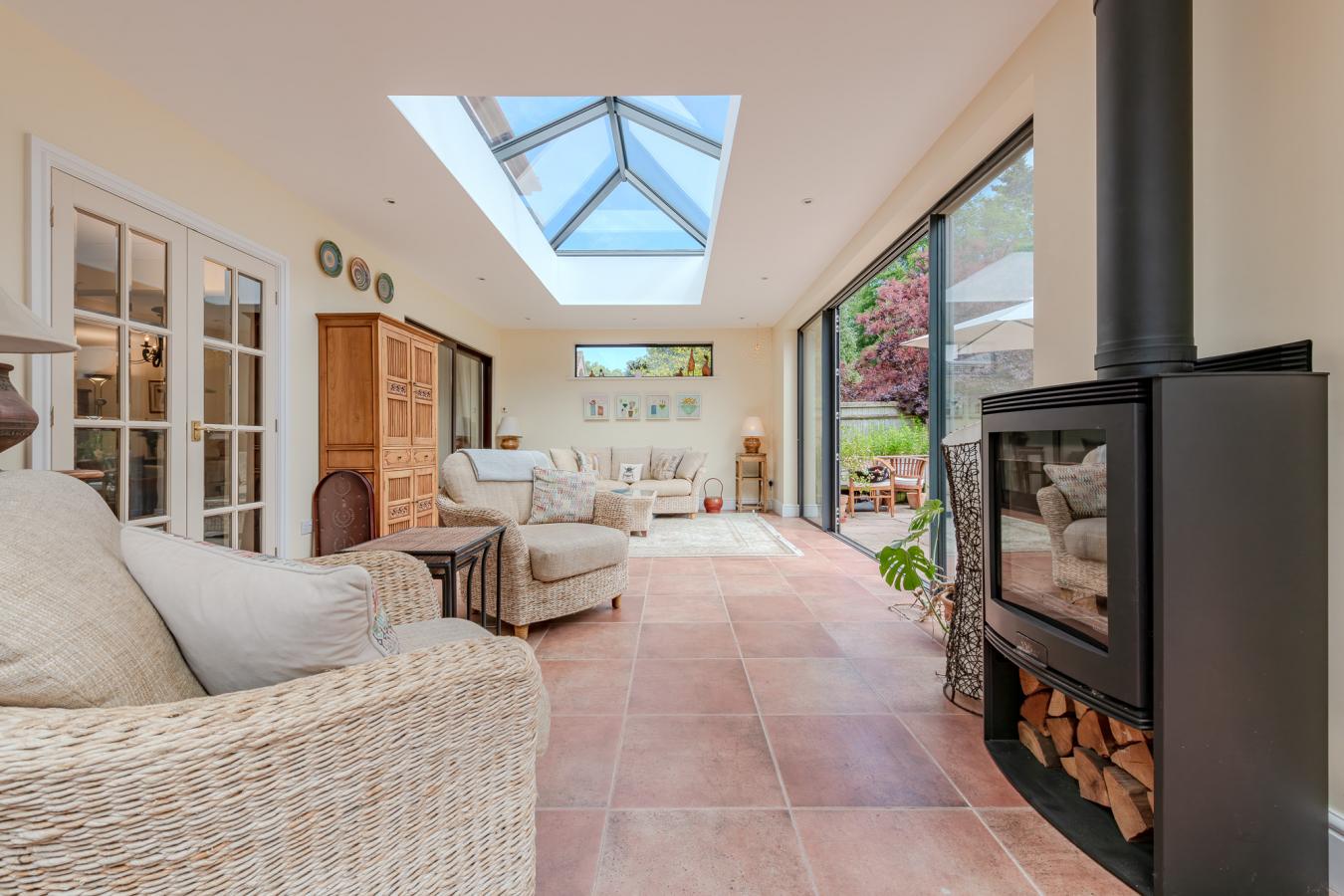 Whyteleafe Road, Caterham, CR3, United Kingdom, 5 Bedrooms Bedrooms, ,2 BathroomsBathrooms,Residential,For Sale,Whyteleafe Road,1560011