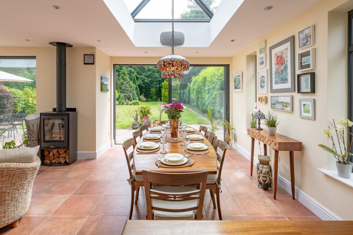 Whyteleafe Road, Caterham, CR3, United Kingdom, 5 Bedrooms Bedrooms, ,2 BathroomsBathrooms,Residential,For Sale,Whyteleafe Road,1560011