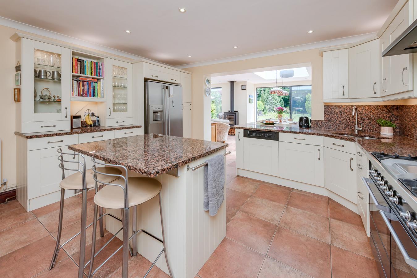 Whyteleafe Road, Caterham, CR3, United Kingdom, 5 Bedrooms Bedrooms, ,2 BathroomsBathrooms,Residential,For Sale,Whyteleafe Road,1560011