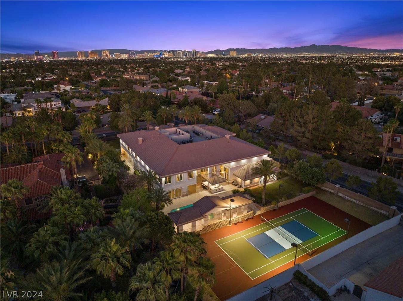 2785 South Monte Cristo Way, Las Vegas, NV, 89117, United States, 10 Bedrooms Bedrooms, ,7 BathroomsBathrooms,Residential,For Sale,2785 South Monte Cristo Way,1559982