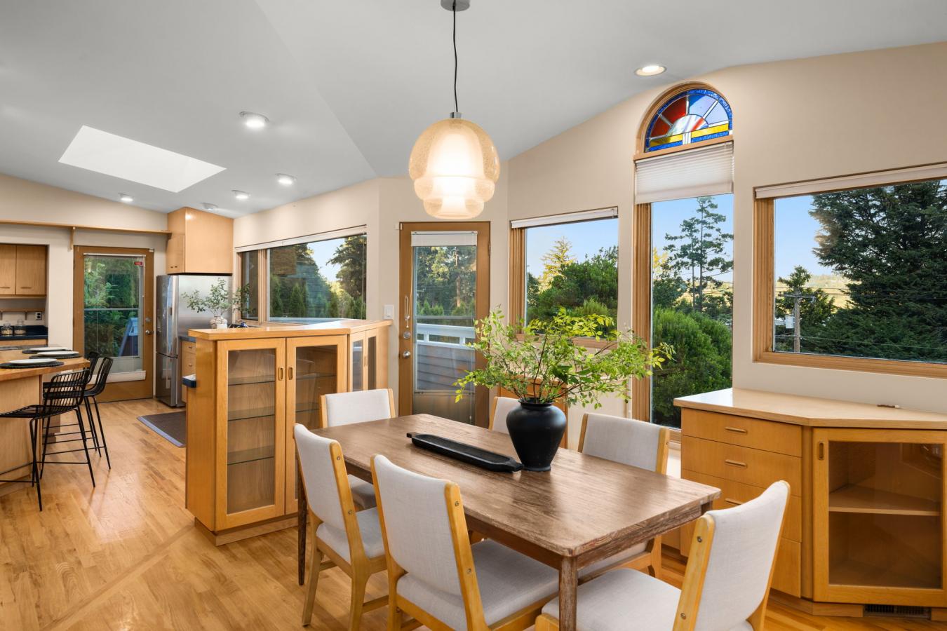 8538 NE Juanita Drive, Kirkland, Washington, 98034, United States, 4 Bedrooms Bedrooms, ,3 BathroomsBathrooms,Residential,For Sale,8538 NE Juanita Drive,1565165