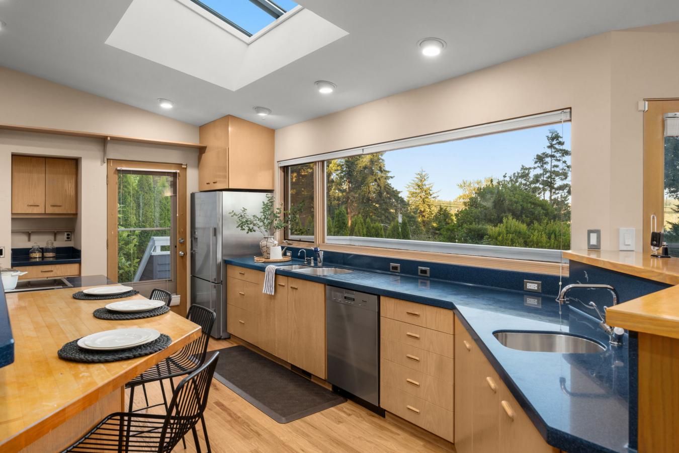 8538 NE Juanita Drive, Kirkland, Washington, 98034, United States, 4 Bedrooms Bedrooms, ,3 BathroomsBathrooms,Residential,For Sale,8538 NE Juanita Drive,1565165