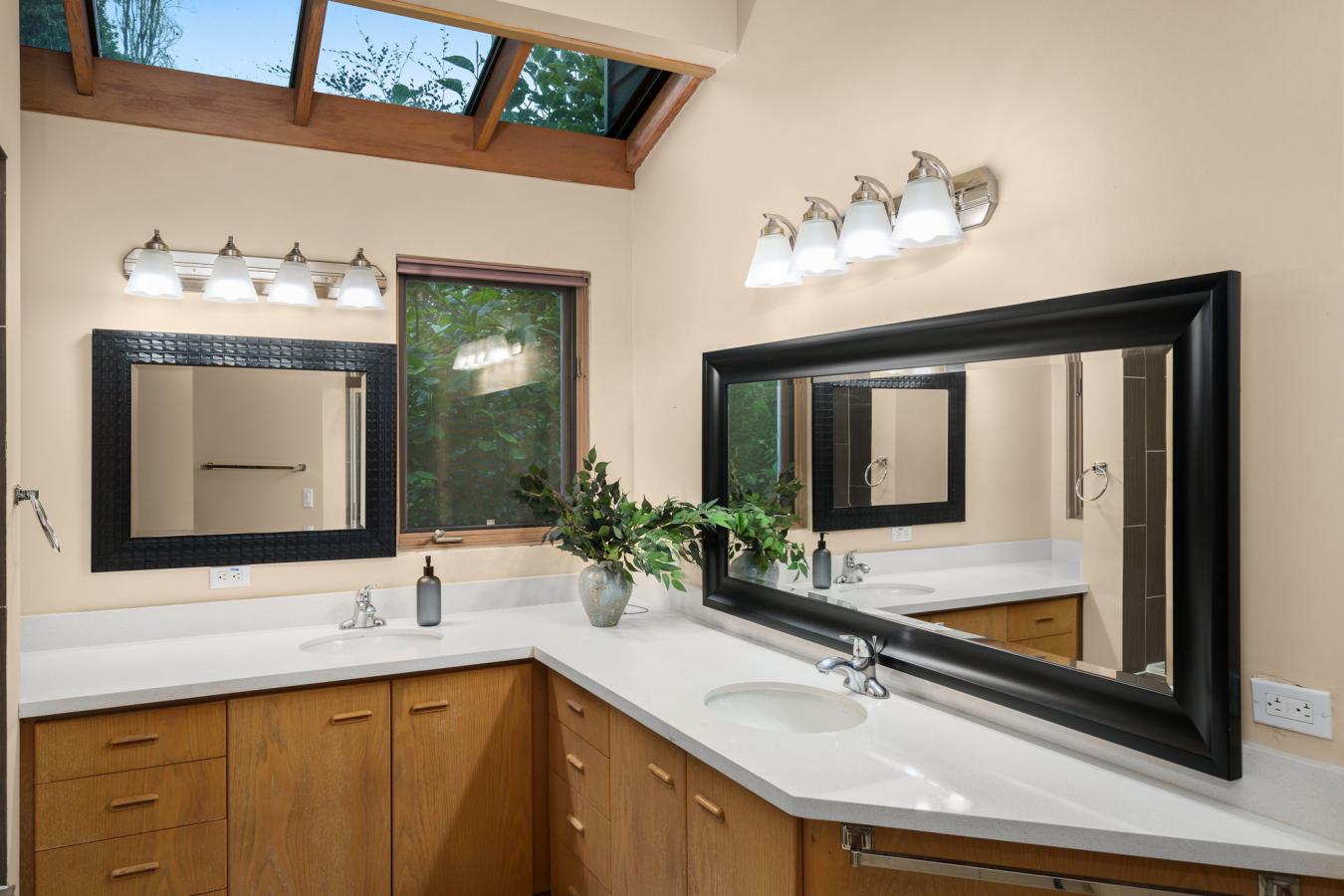 8538 NE Juanita Drive, Kirkland, Washington, 98034, United States, 4 Bedrooms Bedrooms, ,3 BathroomsBathrooms,Residential,For Sale,8538 NE Juanita Drive,1565165