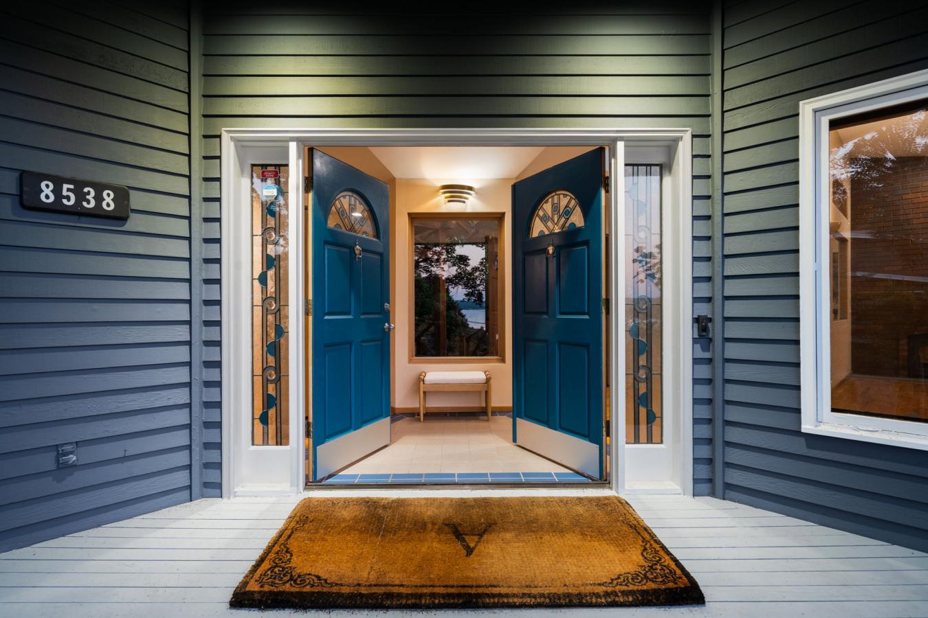 8538 NE Juanita Drive, Kirkland, Washington, 98034, United States, 4 Bedrooms Bedrooms, ,3 BathroomsBathrooms,Residential,For Sale,8538 NE Juanita Drive,1565165