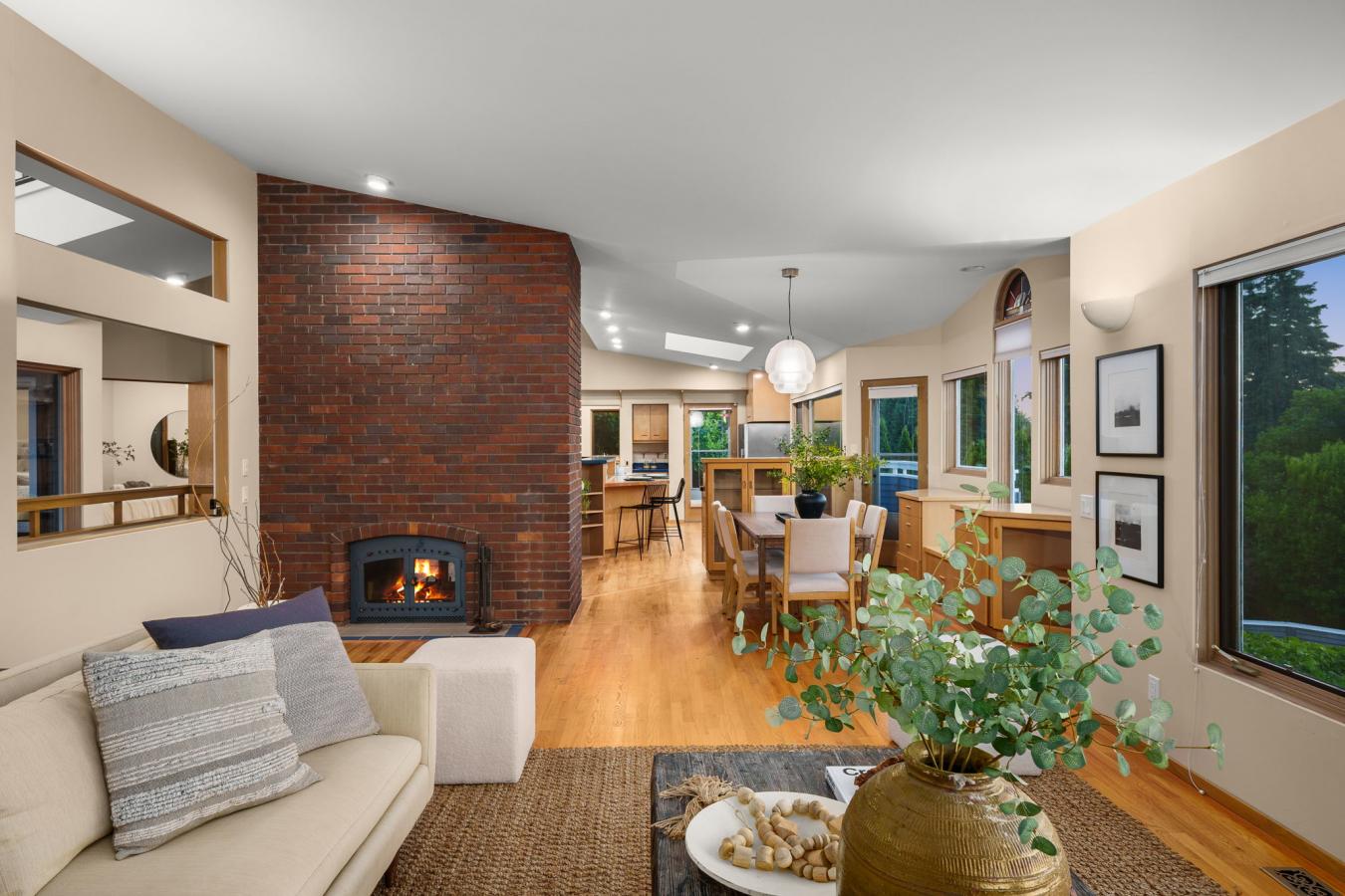 8538 NE Juanita Drive, Kirkland, Washington, 98034, United States, 4 Bedrooms Bedrooms, ,3 BathroomsBathrooms,Residential,For Sale,8538 NE Juanita Drive,1565165