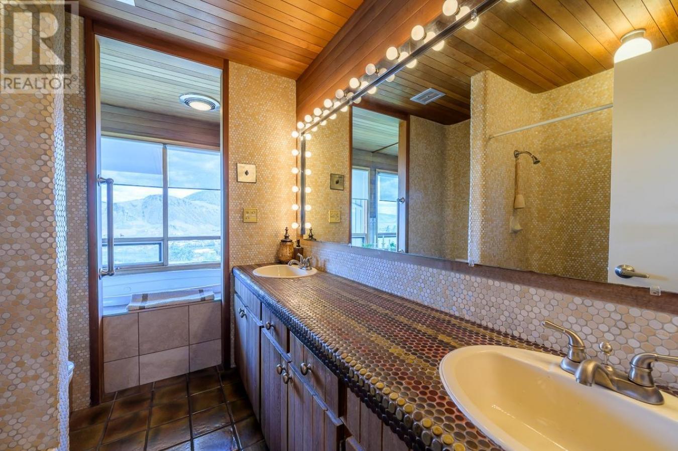 350 GREENSTONE DRIVE, Kamloops, BC, V2C 1N7, Canada, 3 Bedrooms Bedrooms, ,Residential,For Sale,350 GREENSTONE DRIVE,1564792