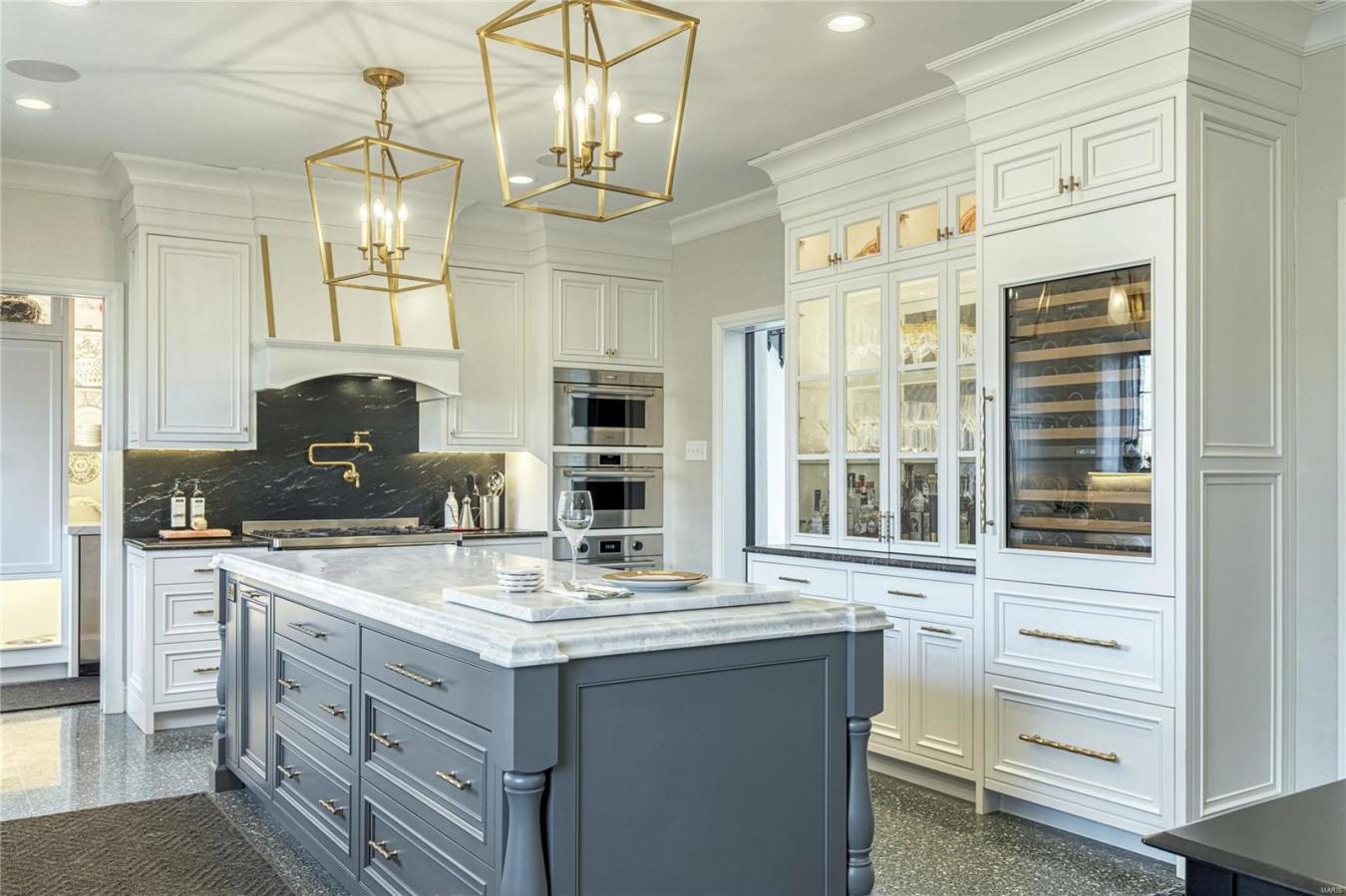 5795 Lindell, St Louis, MO, 63112, United States, 6 Bedrooms Bedrooms, ,6 BathroomsBathrooms,Residential,For Sale,5795 Lindell,1565955