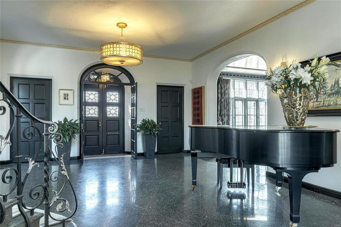 5795 Lindell, St Louis, MO, 63112, United States, 6 Bedrooms Bedrooms, ,6 BathroomsBathrooms,Residential,For Sale,5795 Lindell,1565955