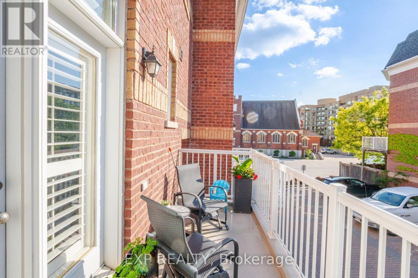 7 - 120 BRONTE ROAD W, Oakville, ON, L6L3C1, Canada, 3 Bedrooms Bedrooms, ,4 BathroomsBathrooms,Residential,For Sale,7 - 120 BRONTE ROAD W,1567179