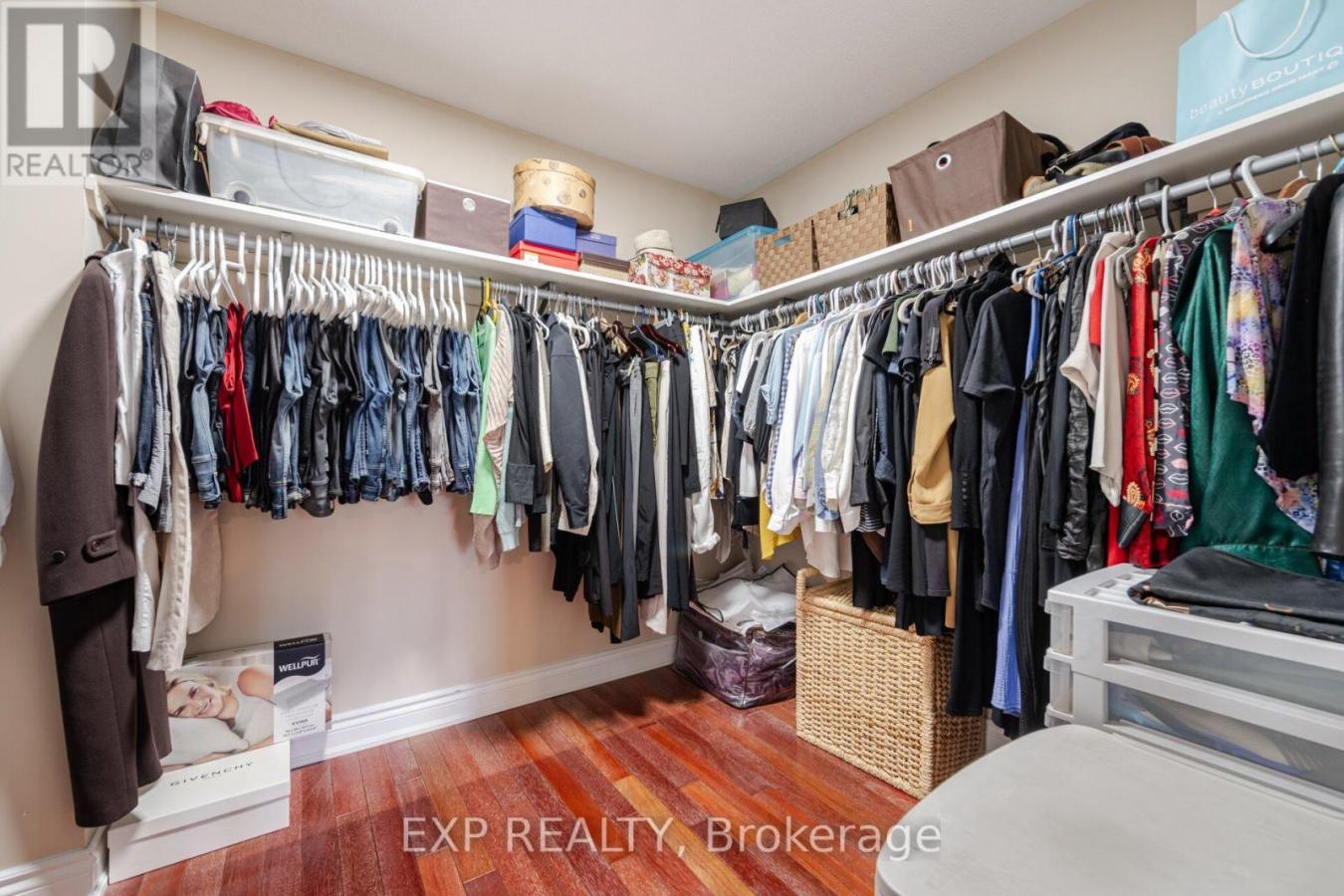 7 - 120 BRONTE ROAD W, Oakville, ON, L6L3C1, Canada, 3 Bedrooms Bedrooms, ,4 BathroomsBathrooms,Residential,For Sale,7 - 120 BRONTE ROAD W,1567179