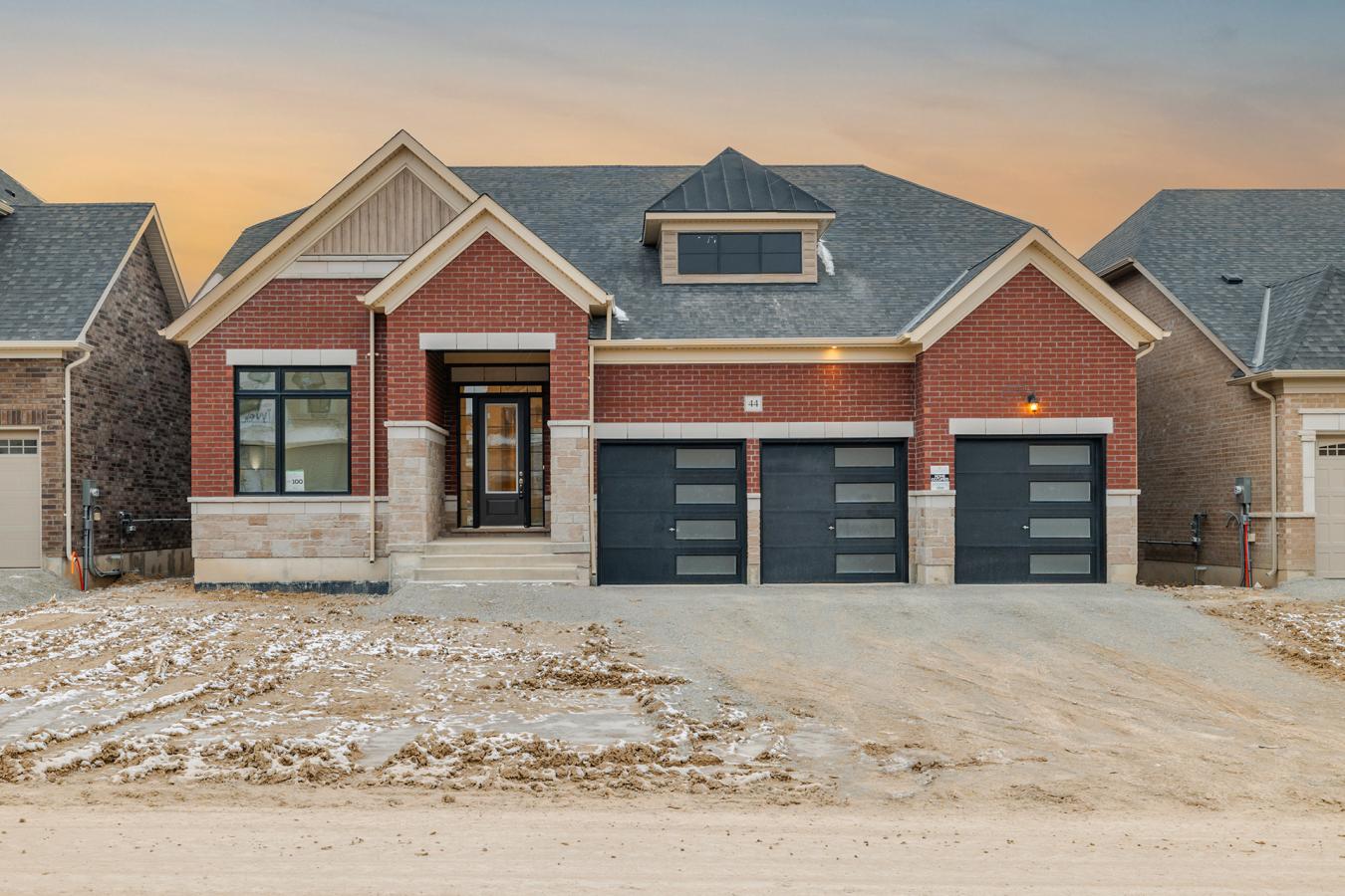 44 Magnolia Avenue, Colgan, ON, L0G 1W0, Canada, 4 Bedrooms Bedrooms, ,4 BathroomsBathrooms,Residential,For Sale,44 Magnolia Avenue,1569005