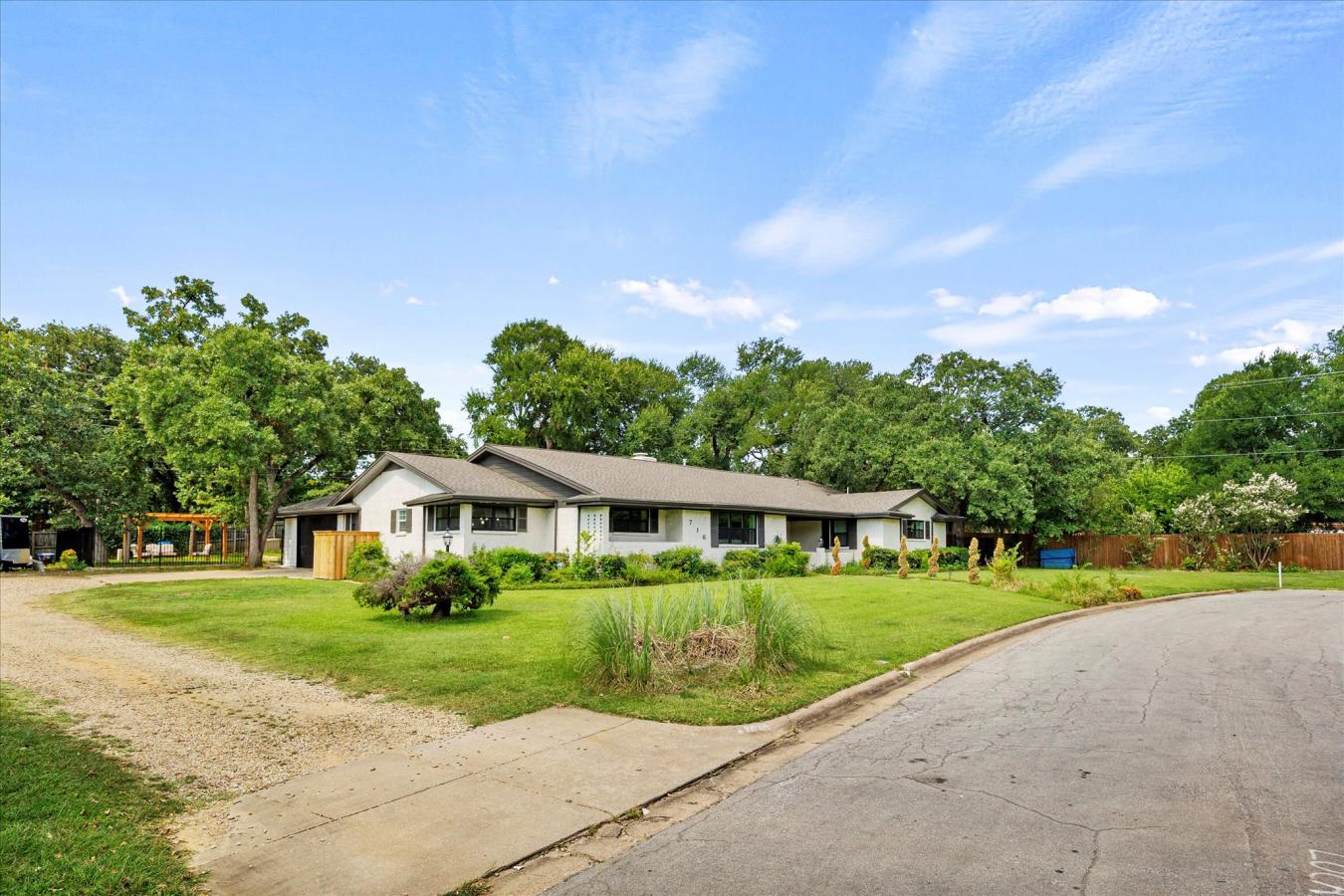 716 Koen Lane, Euless, TX, 76040, United States, 5 Bedrooms Bedrooms, ,4 BathroomsBathrooms,Residential,For Sale,716 Koen Lane,1568973