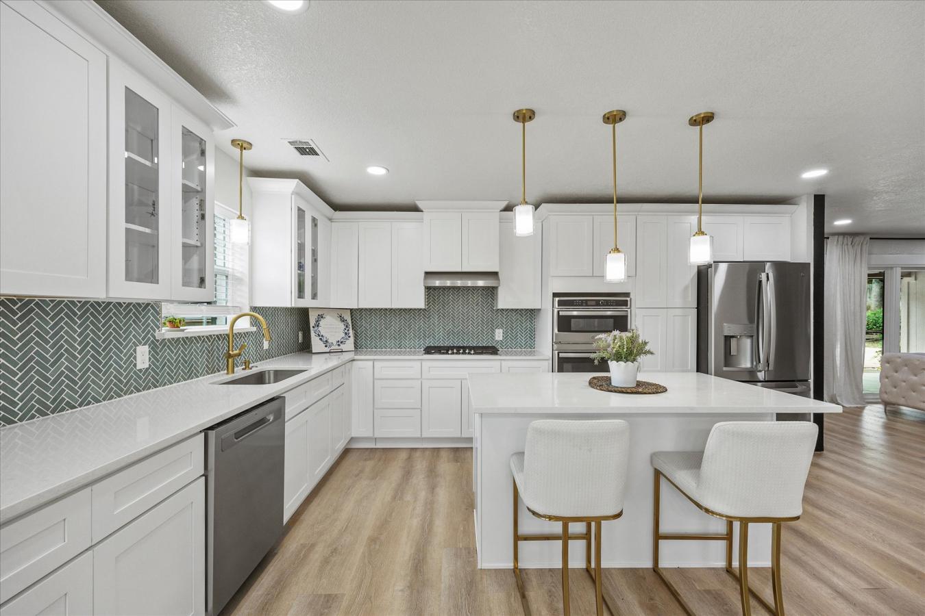 716 Koen Lane, Euless, TX, 76040, United States, 5 Bedrooms Bedrooms, ,4 BathroomsBathrooms,Residential,For Sale,716 Koen Lane,1568973