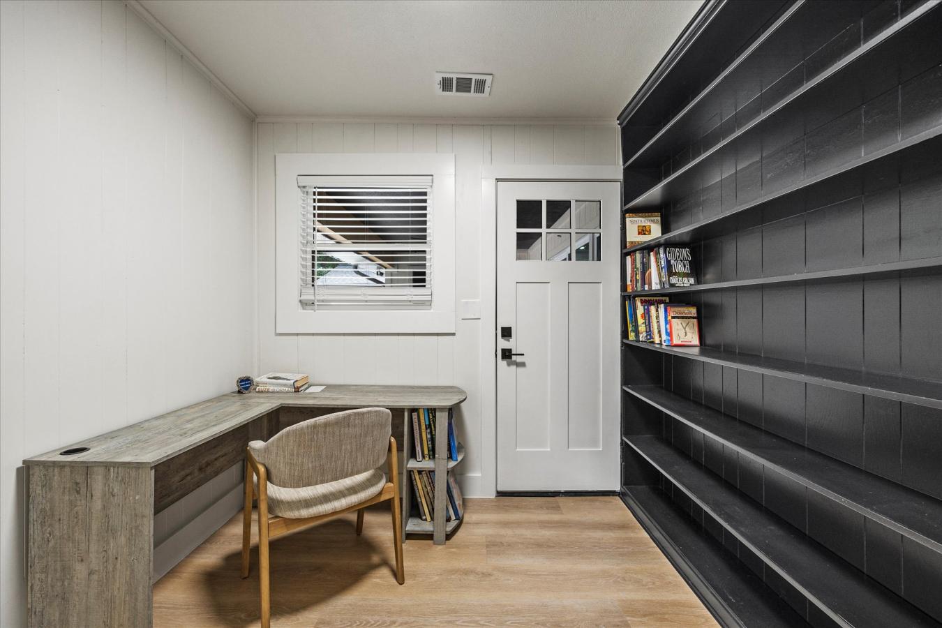 716 Koen Lane, Euless, TX, 76040, United States, 5 Bedrooms Bedrooms, ,4 BathroomsBathrooms,Residential,For Sale,716 Koen Lane,1568973