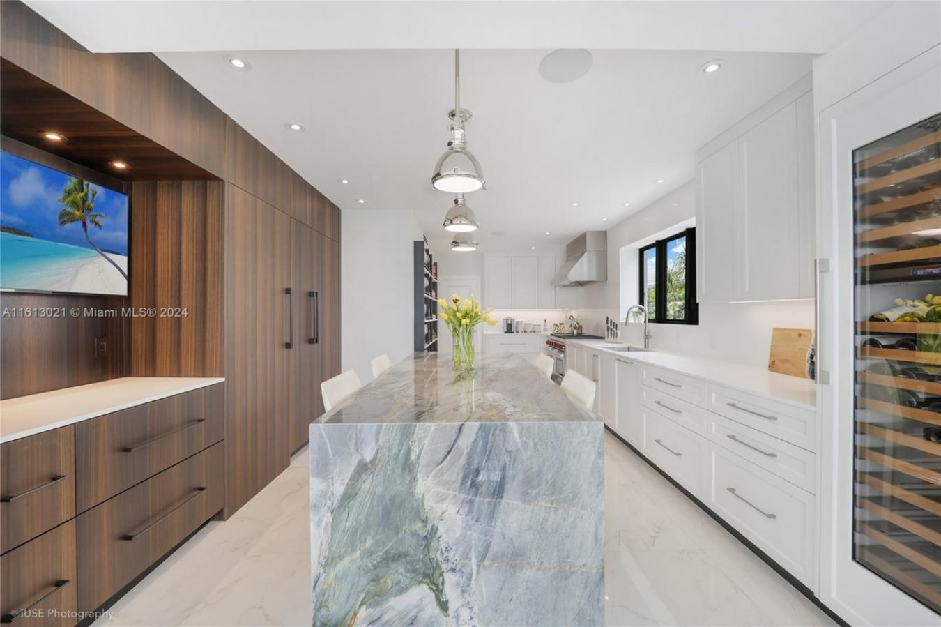 1001 N Venetian Drive, Miami, Florida, 33139, United States, 5 Bedrooms Bedrooms, ,5 BathroomsBathrooms,Residential,For Sale,1001 N Venetian Drive,1568929