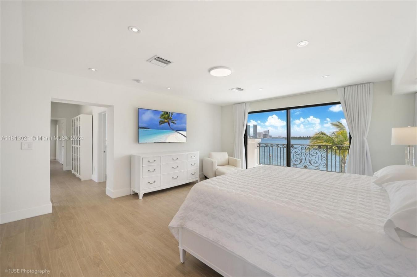 1001 N Venetian Drive, Miami, Florida, 33139, United States, 5 Bedrooms Bedrooms, ,5 BathroomsBathrooms,Residential,For Sale,1001 N Venetian Drive,1568929