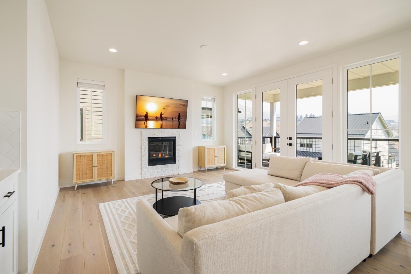 259 Bobcat Lane, Chelan, WA, 98816, United States, 4 Bedrooms Bedrooms, ,3 BathroomsBathrooms,Residential,For Sale,259 Bobcat Lane,1568914