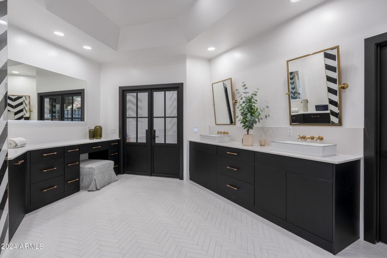 5601 E Caballo Drive, Paradise Valley, AZ, 85253, United States, 7 Bedrooms Bedrooms, ,6 BathroomsBathrooms,Residential,For Sale,5601 E Caballo Drive,1568896