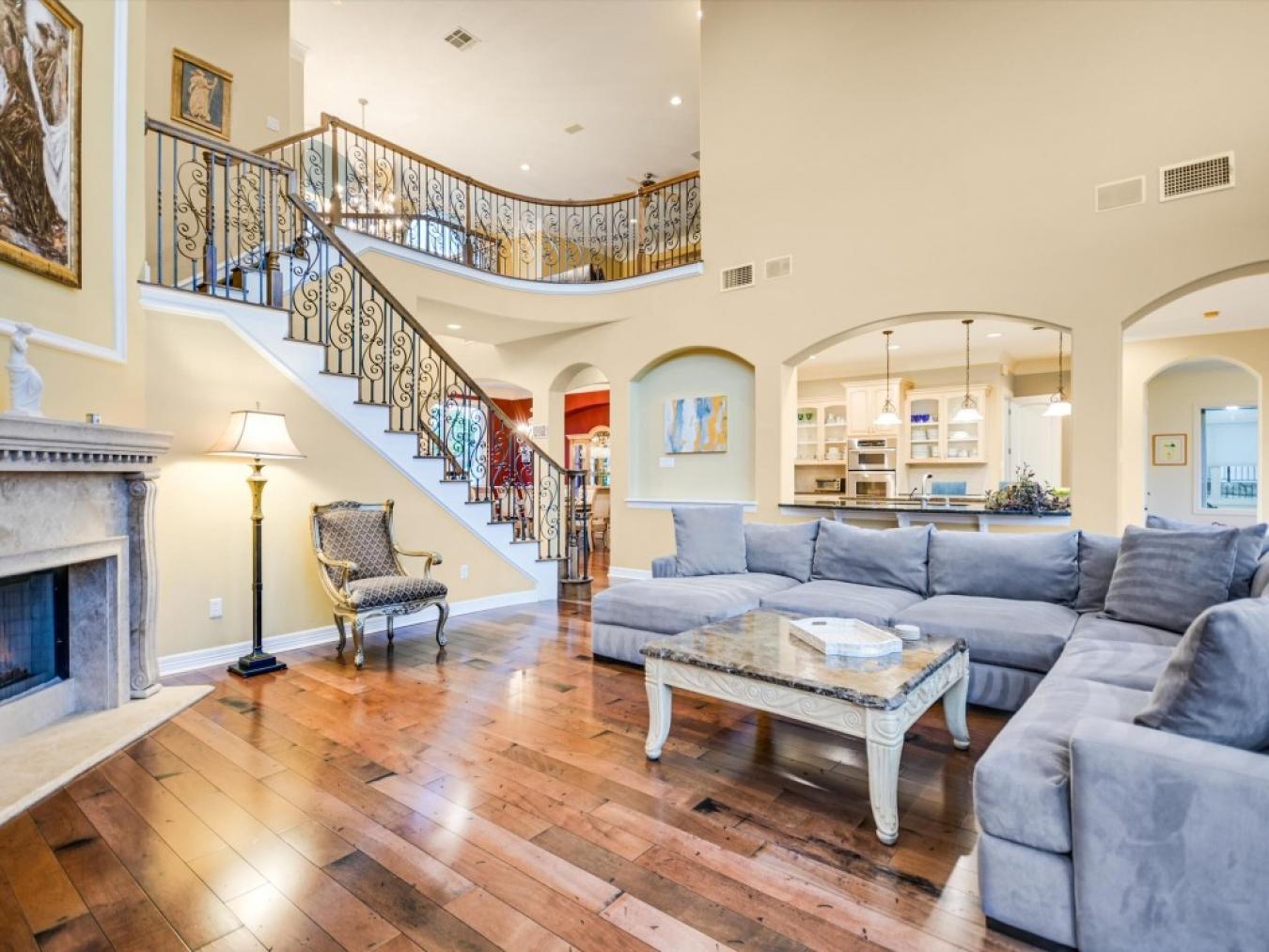 6809 Valburn Drive, Austin, TX, 78731, United States, 5 Bedrooms Bedrooms, ,5 BathroomsBathrooms,Residential,For Sale,6809 Valburn Drive,1570286