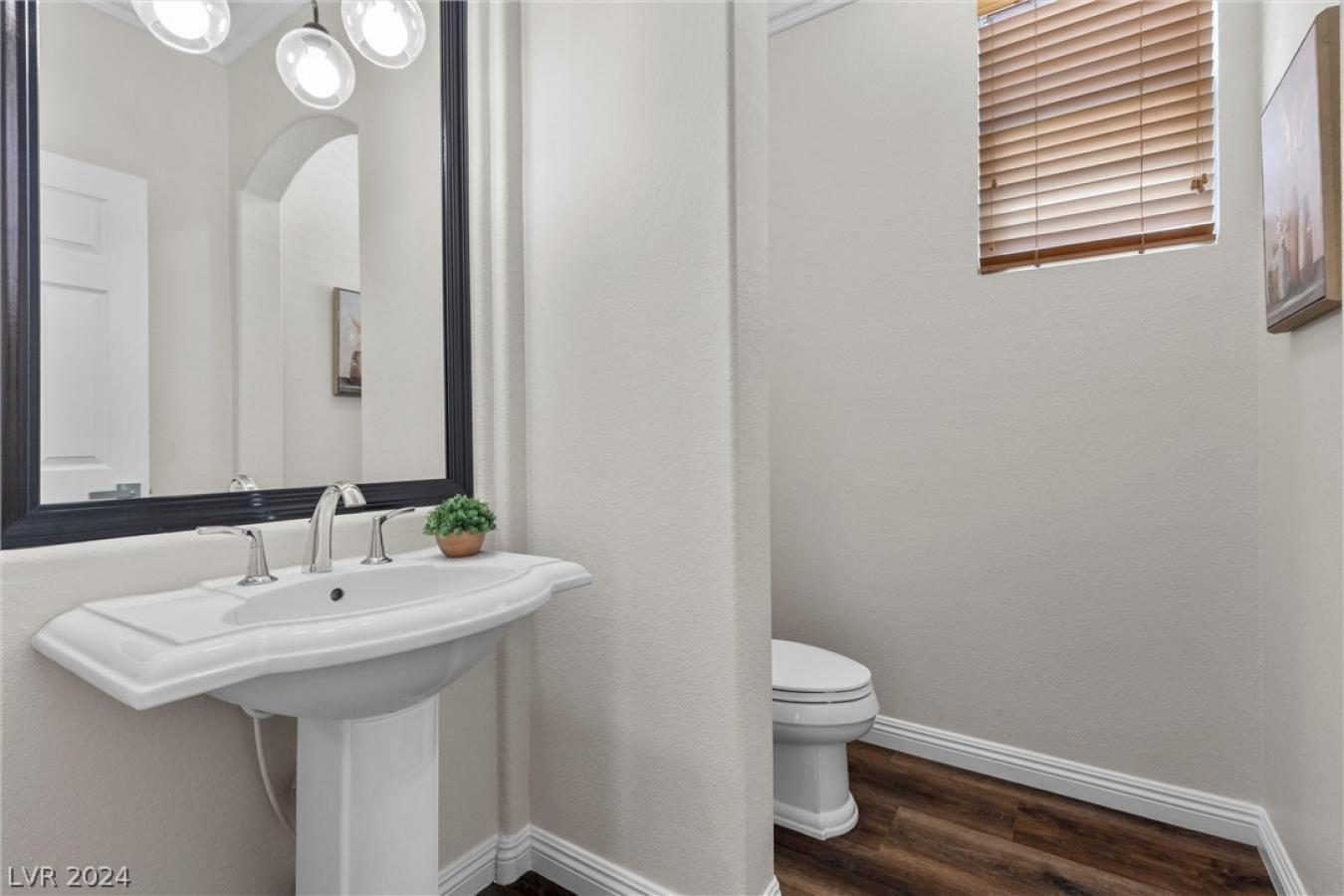 Henderson, Nevada, 89052, United States, 4 Bedrooms Bedrooms, ,2 BathroomsBathrooms,Residential,For Sale,1995526