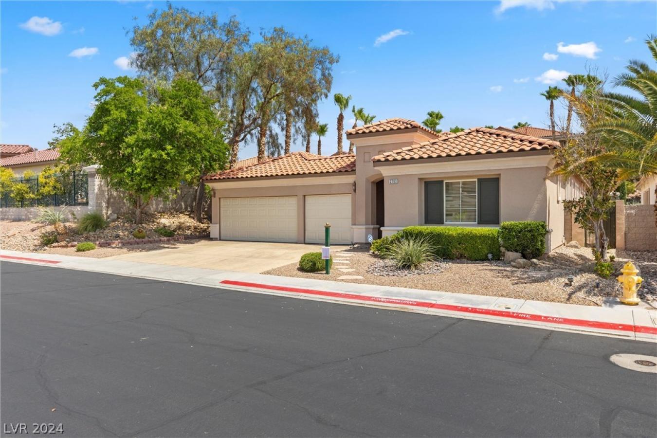 Henderson, Nevada, 89052, United States, 4 Bedrooms Bedrooms, ,2 BathroomsBathrooms,Residential,For Sale,1995526