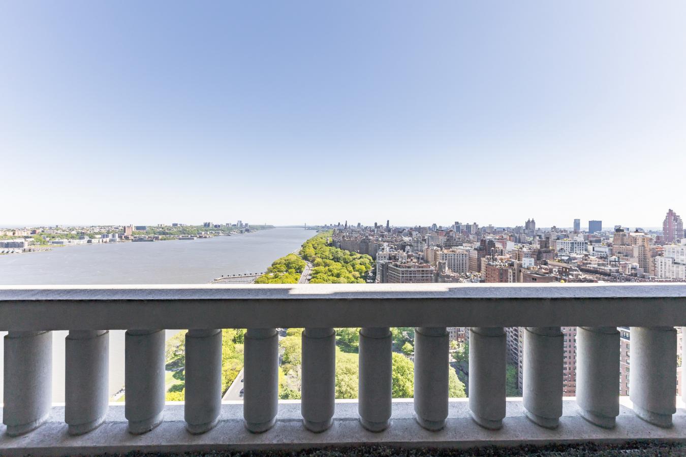 240 Riverside Boulevard, New York, New York, 10023, United States, 4 Bedrooms Bedrooms, ,4 BathroomsBathrooms,Residential,For Sale,240 Riverside Boulevard,1578659