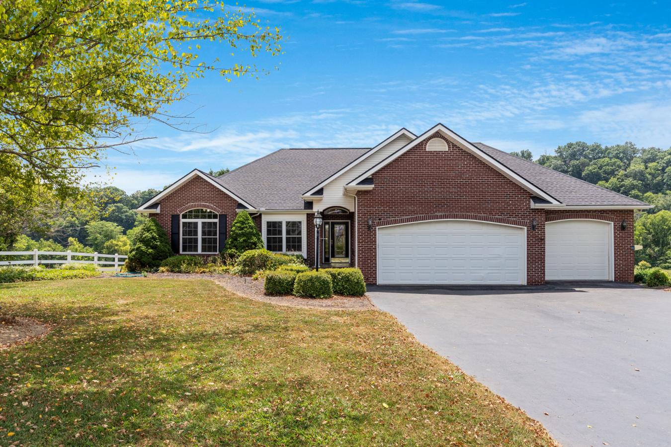 2760 Holston River Dr, Rutledge, TN, 37861, United States, 2 Bedrooms Bedrooms, ,3 BathroomsBathrooms,Residential,For Sale,2760 Holston River Dr,1578667 2760 Holston River Dr, Rutledge, TN, 37861, United States, 2 Bedrooms Bedrooms, ,3 BathroomsBathrooms,Residential,For Sale,2760 Holston River Dr,1578667