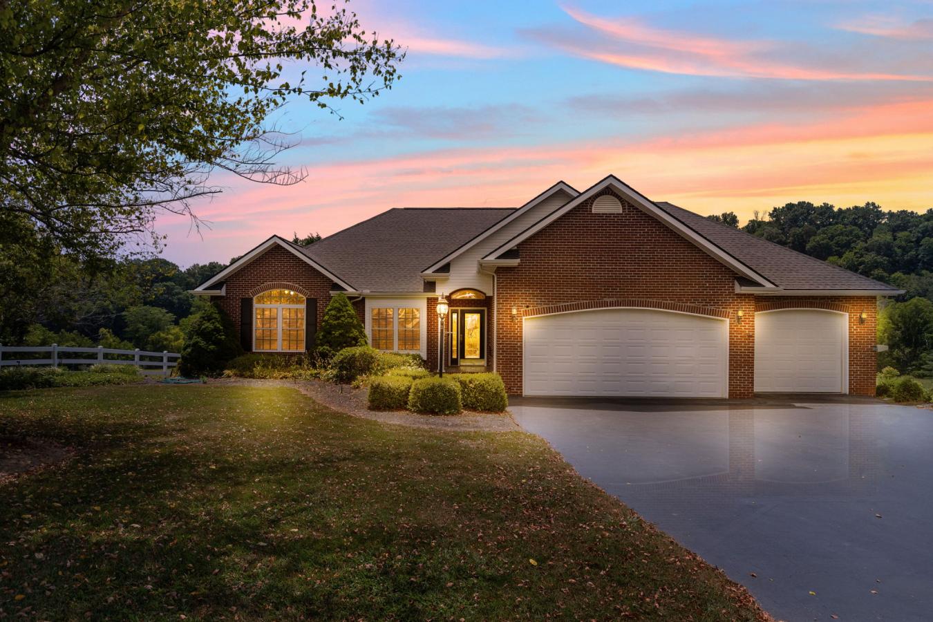 2760 Holston River Dr, Rutledge, TN, 37861, United States, 2 Bedrooms Bedrooms, ,3 BathroomsBathrooms,Residential,For Sale,2760 Holston River Dr,1578667