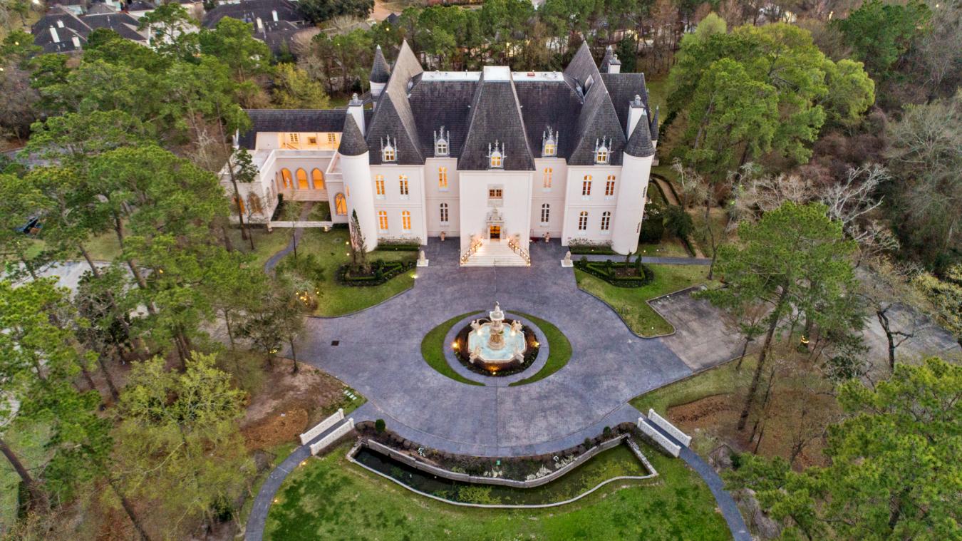 14525 Champions Drive, Houston, Texas, 77069, United States, 7 Bedrooms Bedrooms, ,9 BathroomsBathrooms,Residential,For Sale,14525 Champions Drive,1057986