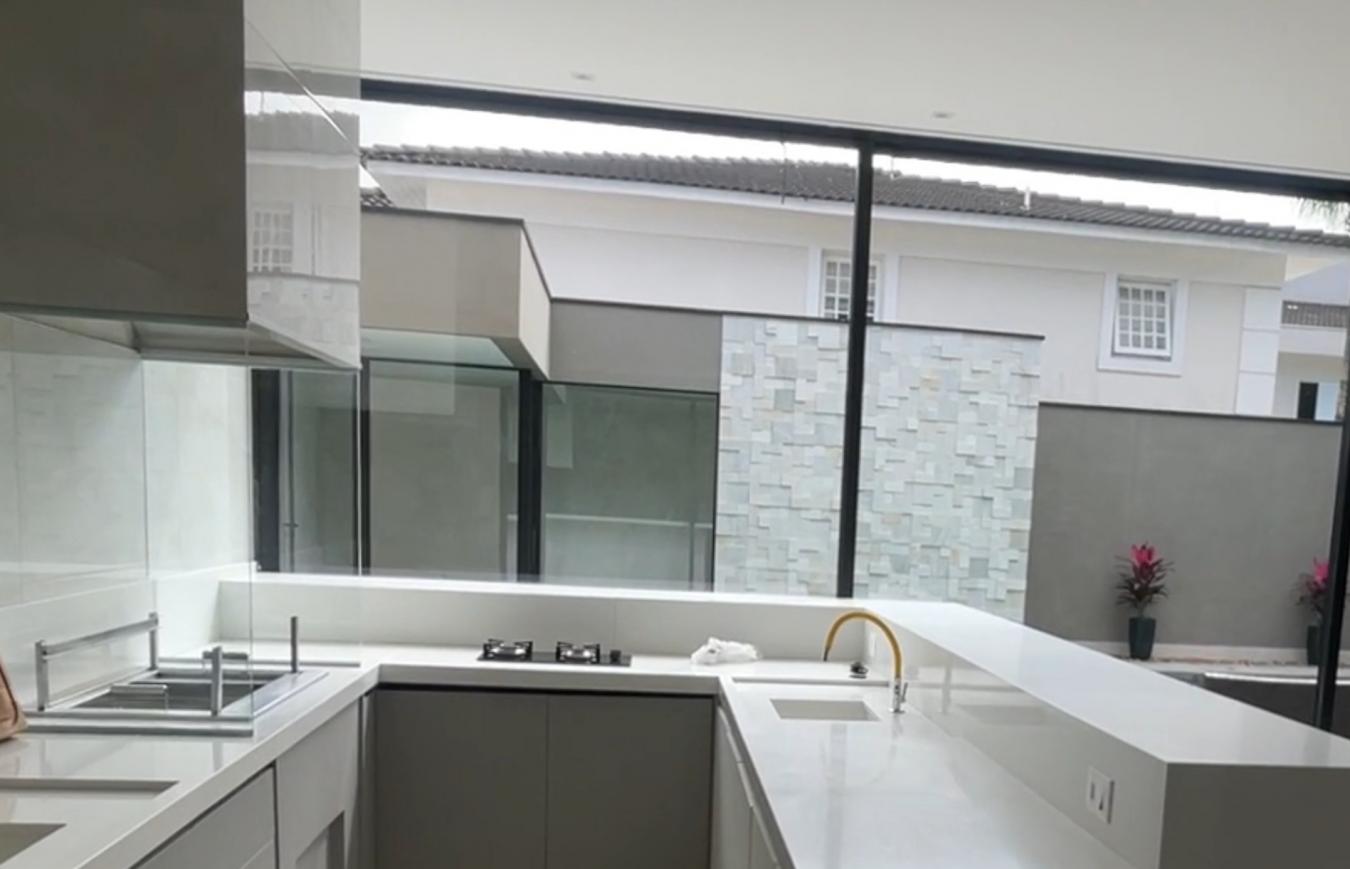 Rua Cinquenta e Cinco 45, Guaruja, SP, 11445-580, Brazil, 5 Bedrooms Bedrooms, ,7 BathroomsBathrooms,Residential,For Sale,Rua Cinquenta e Cinco 45,1582221