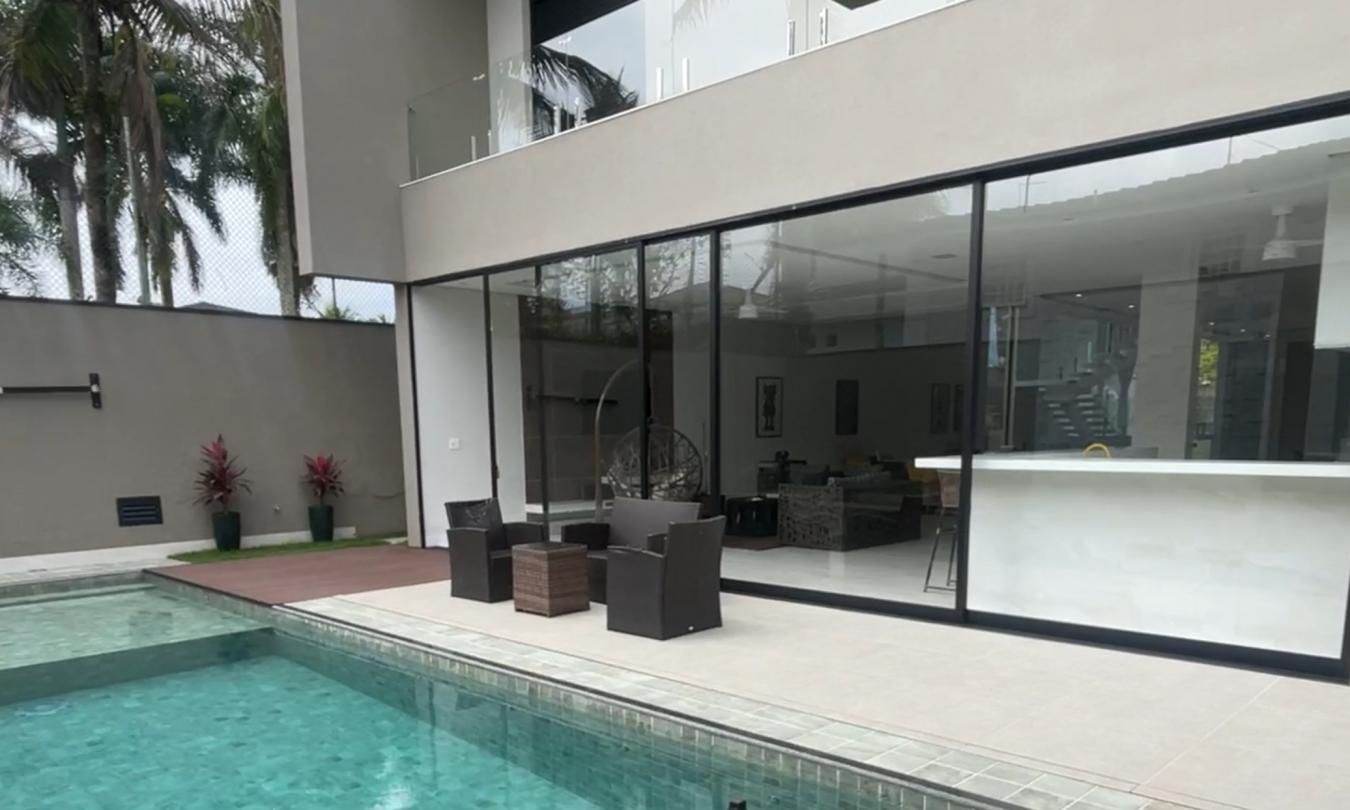 Rua Cinquenta e Cinco 45, Guaruja, SP, 11445-580, Brazil, 5 Bedrooms Bedrooms, ,7 BathroomsBathrooms,Residential,For Sale,Rua Cinquenta e Cinco 45,1582221