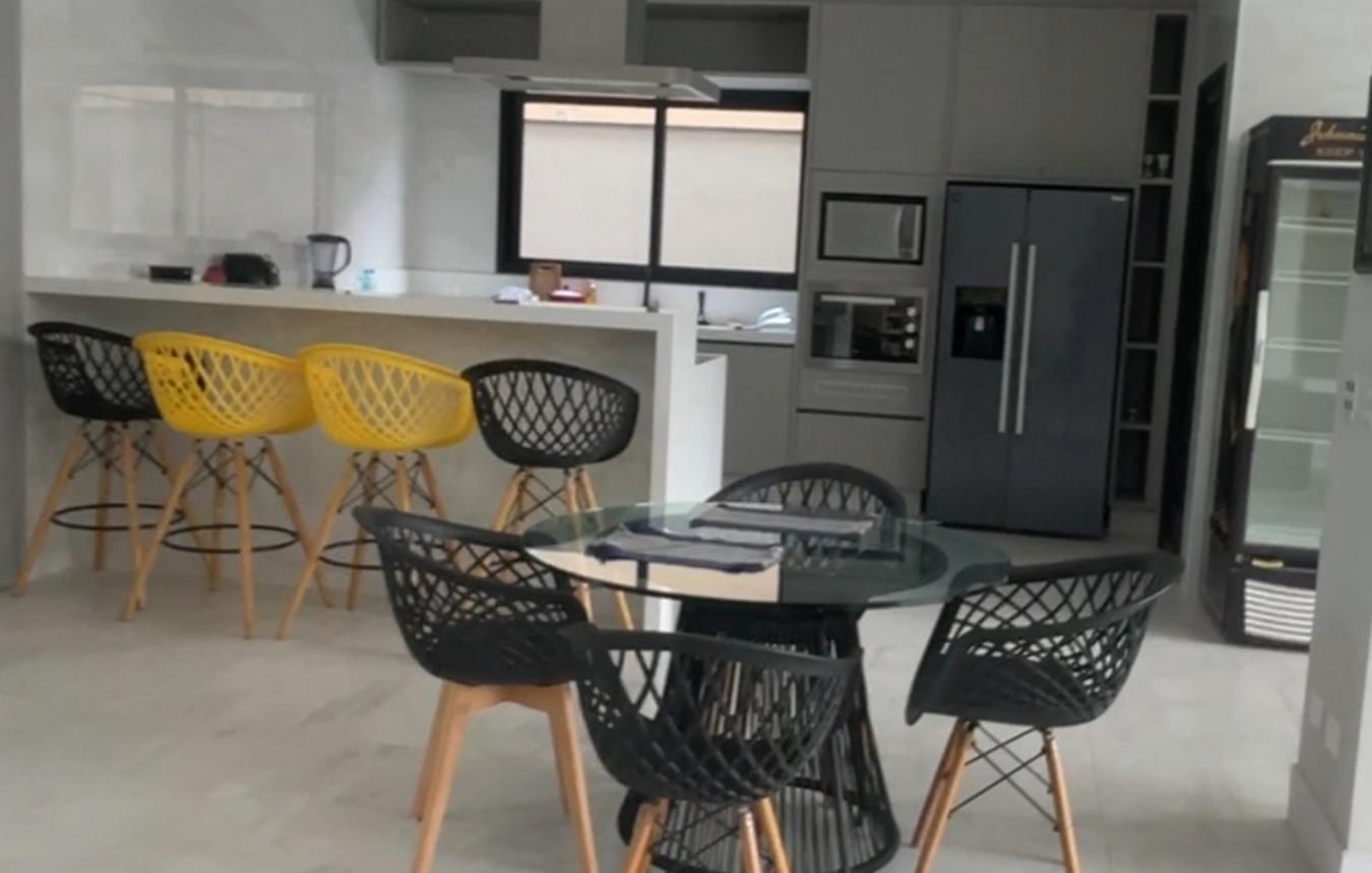 Rua Cinquenta e Cinco 45, Guaruja, SP, 11445-580, Brazil, 5 Bedrooms Bedrooms, ,7 BathroomsBathrooms,Residential,For Sale,Rua Cinquenta e Cinco 45,1582221