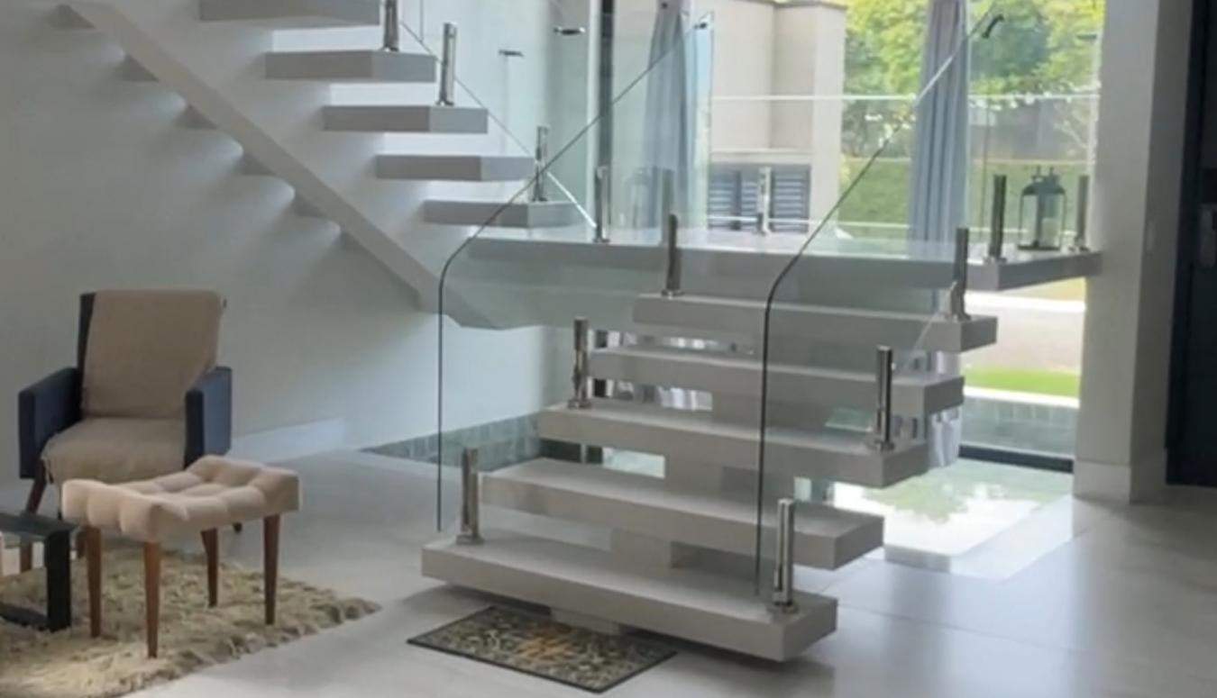 Rua Cinquenta e Cinco 45, Guaruja, SP, 11445-580, Brazil, 5 Bedrooms Bedrooms, ,7 BathroomsBathrooms,Residential,For Sale,Rua Cinquenta e Cinco 45,1582221