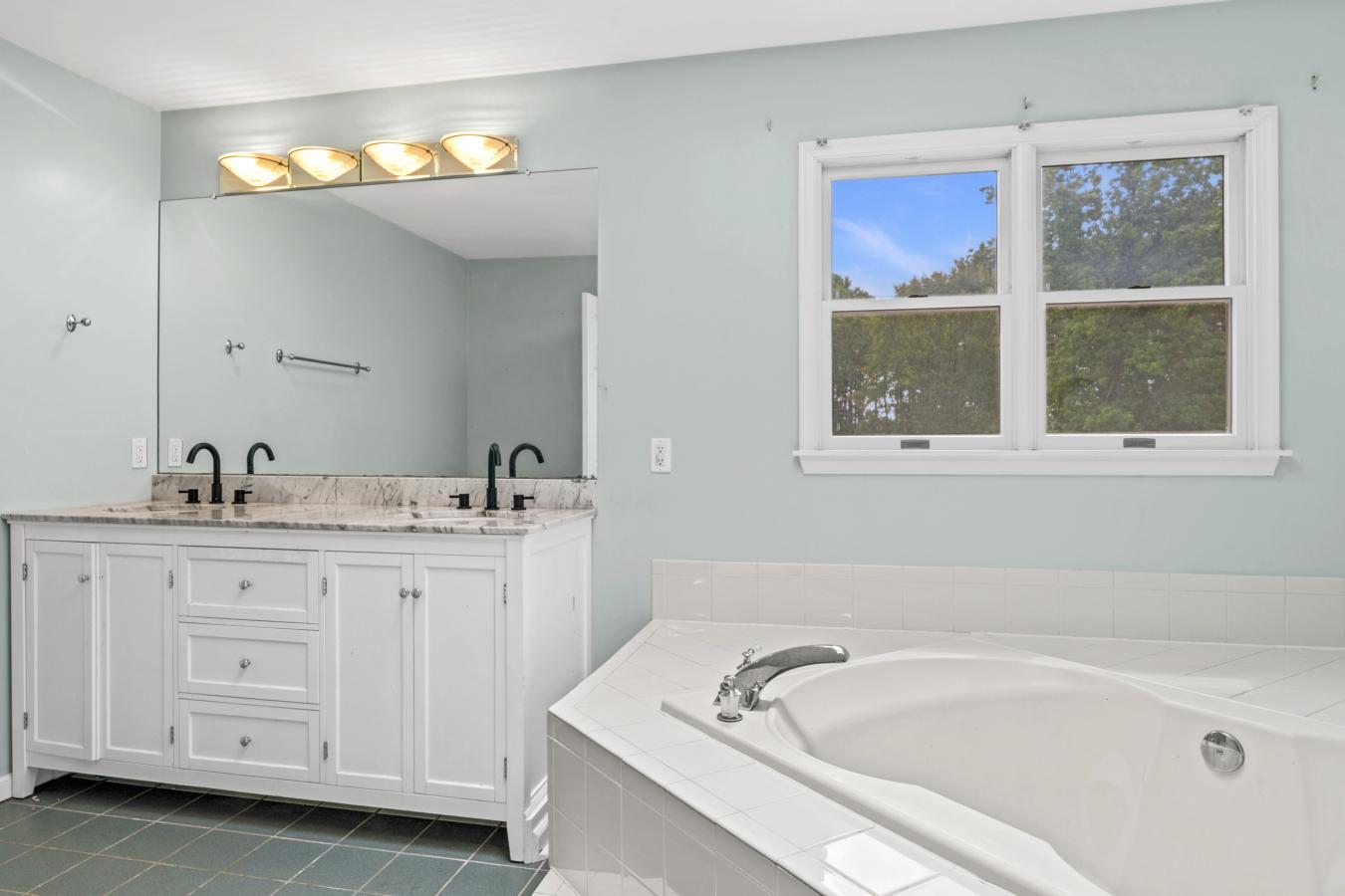 10 Sheldon Drive, Jackson, NJ, 08527, United States, 4 Bedrooms Bedrooms, ,2 BathroomsBathrooms,Residential,For Sale,10 Sheldon Drive,1581670