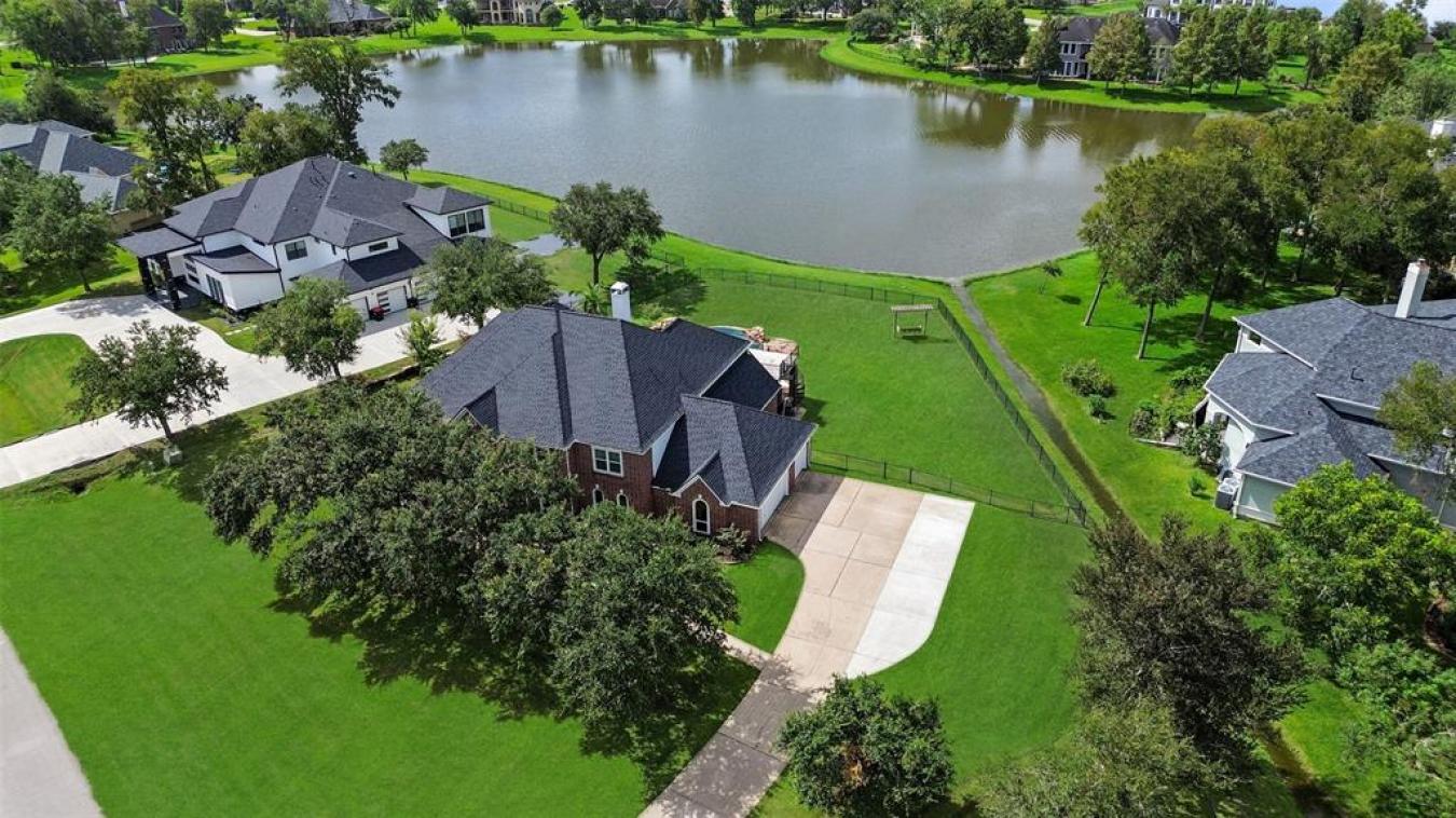 8910 Water Crest Trail, Richmond, TX, 77469, United States, 5 Bedrooms Bedrooms, ,3 BathroomsBathrooms,Residential,For Sale,8910 Water Crest Trail,1583889