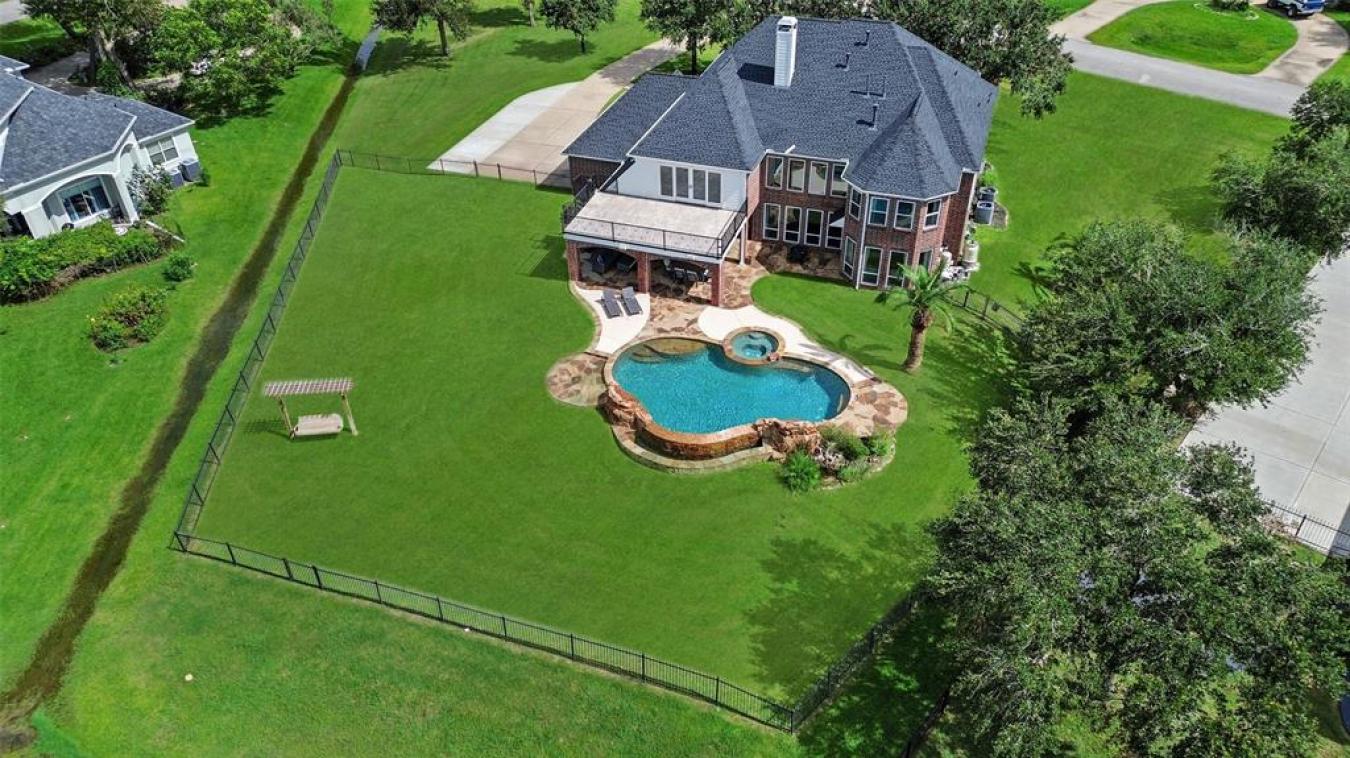 8910 Water Crest Trail, Richmond, TX, 77469, United States, 5 Bedrooms Bedrooms, ,3 BathroomsBathrooms,Residential,For Sale,8910 Water Crest Trail,1583889