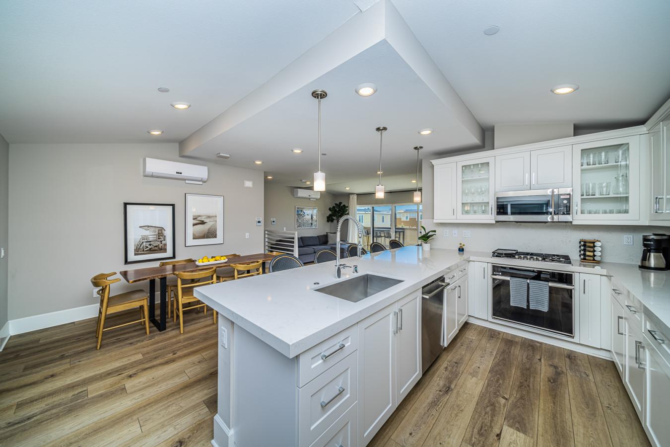 821 Jersey Court, San Diego, CA, 92109, United States, 3 Bedrooms Bedrooms, ,2 BathroomsBathrooms,Residential,For Sale,821 Jersey Court,1586038