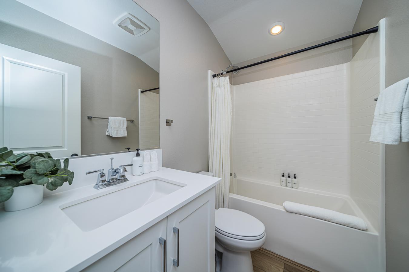 821 Jersey Court, San Diego, CA, 92109, United States, 3 Bedrooms Bedrooms, ,2 BathroomsBathrooms,Residential,For Sale,821 Jersey Court,1586038