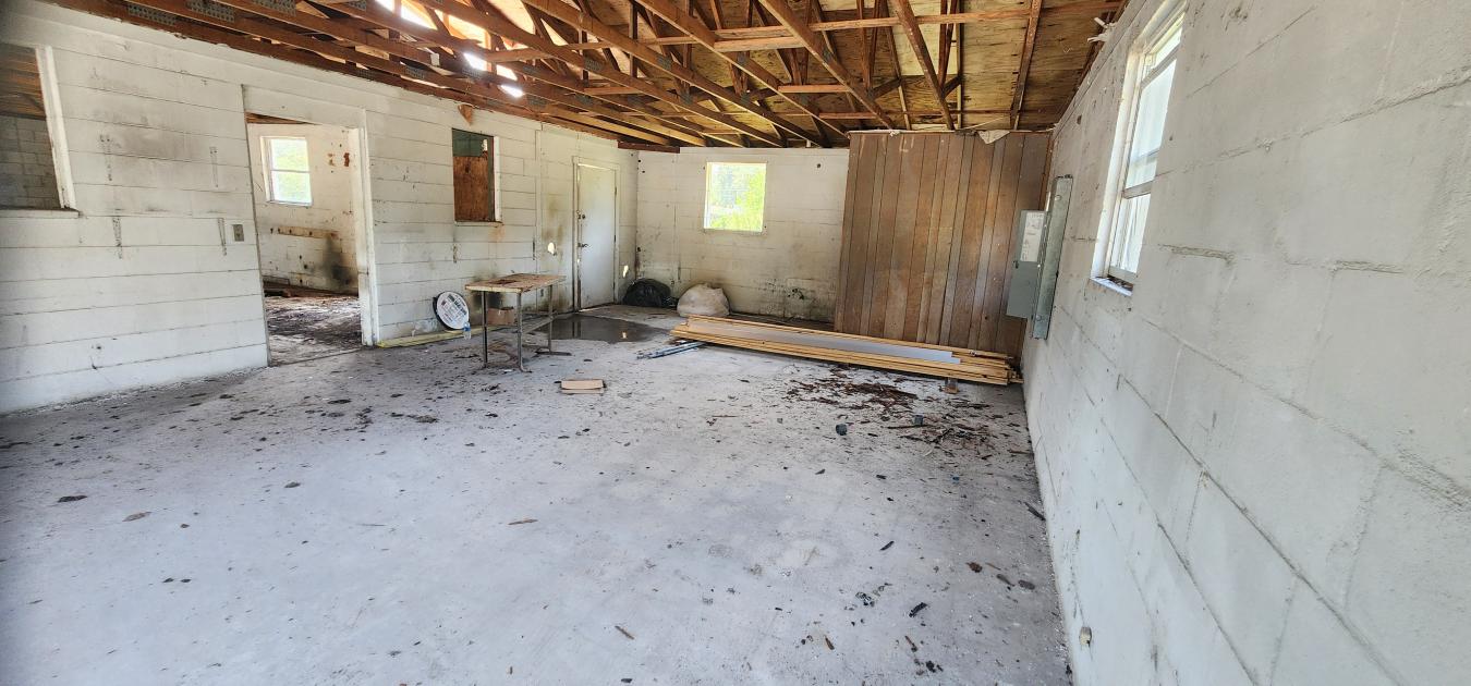 Right smack in the dead center of Baldwin, your future business locati – image 15