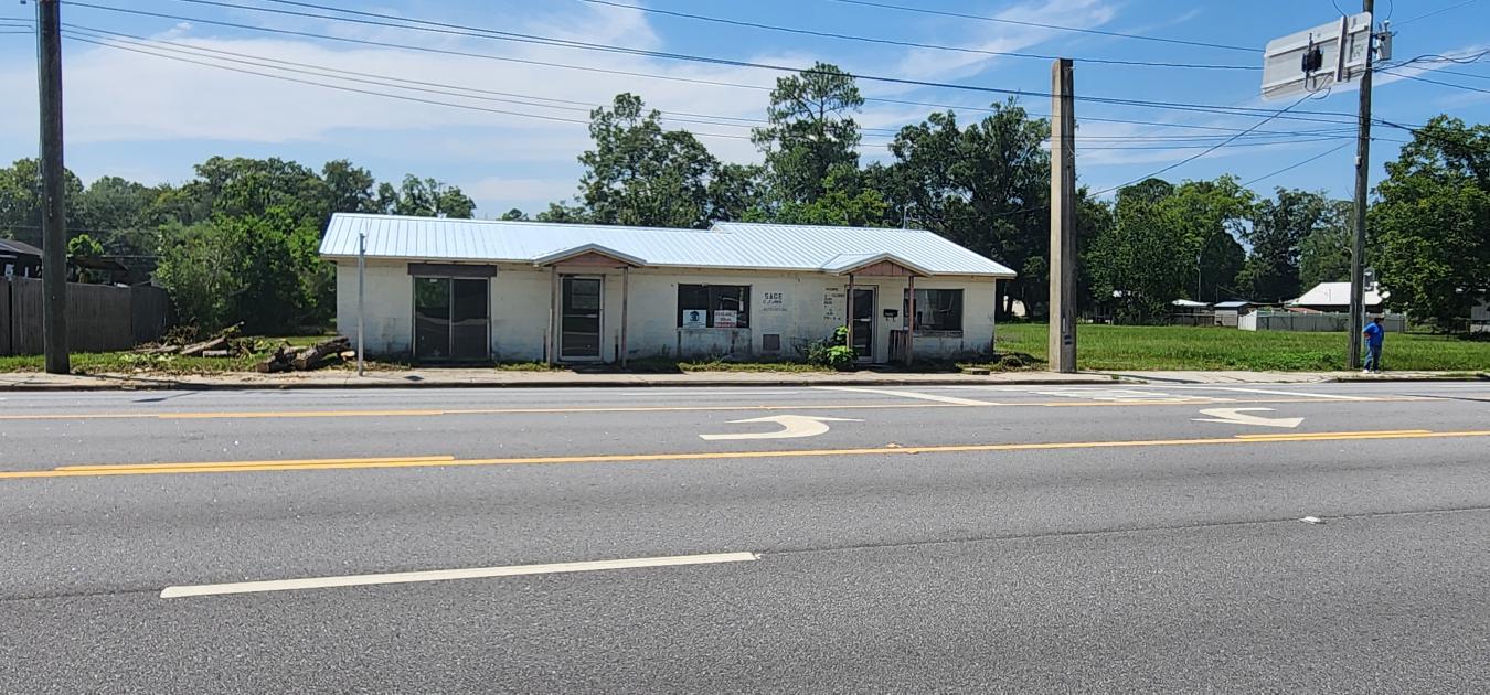 Right smack in the dead center of Baldwin, your future business locati – image 2