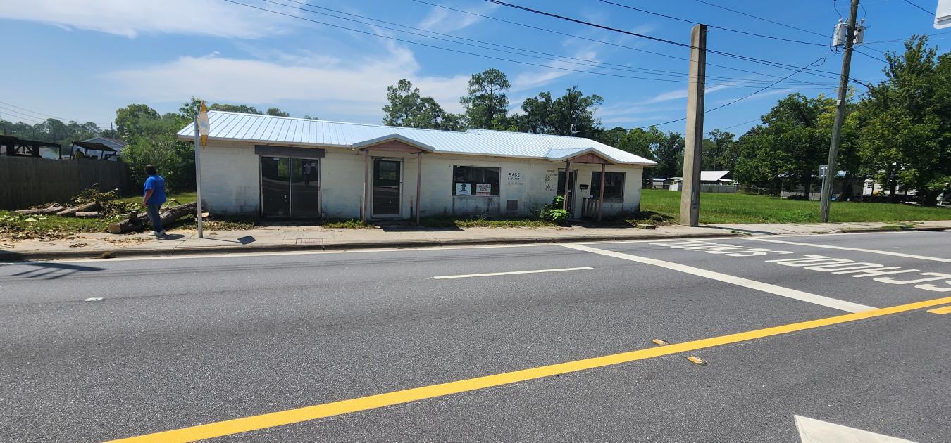 Right smack in the dead center of Baldwin, your future business locati – image 20