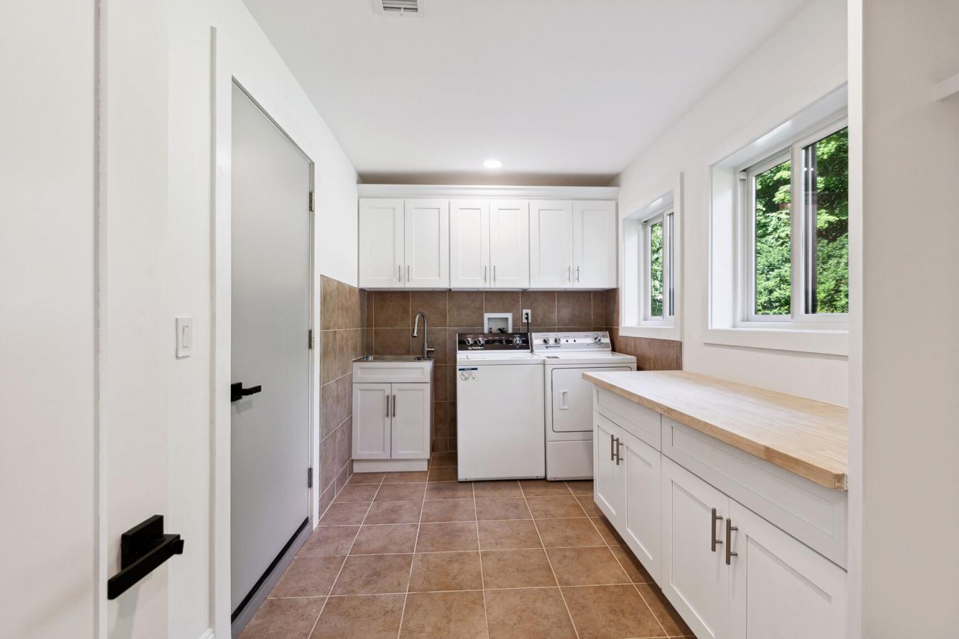 291 Tappan Road, Norwood, New Jersey, 07648, United States, 4 Bedrooms Bedrooms, ,5 BathroomsBathrooms,Residential,For Sale,291 Tappan Road,1586015