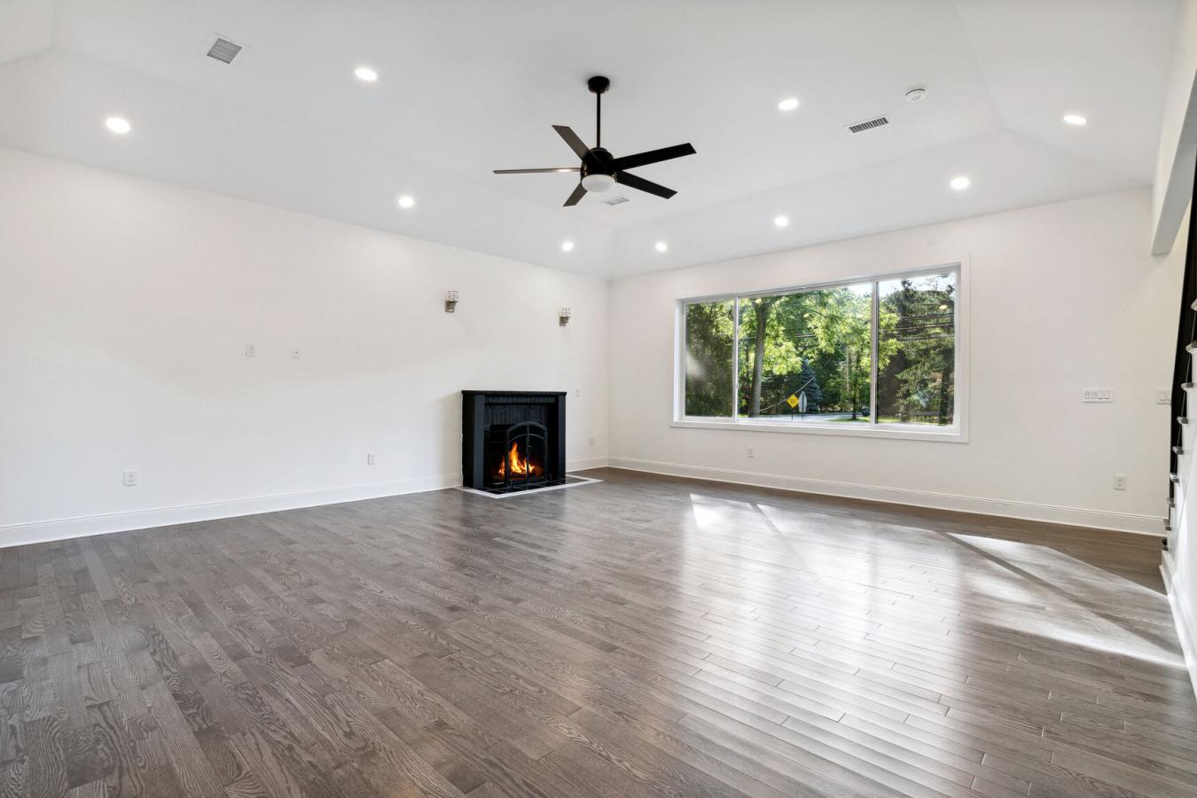 291 Tappan Road, Norwood, New Jersey, 07648, United States, 4 Bedrooms Bedrooms, ,5 BathroomsBathrooms,Residential,For Sale,291 Tappan Road,1586015