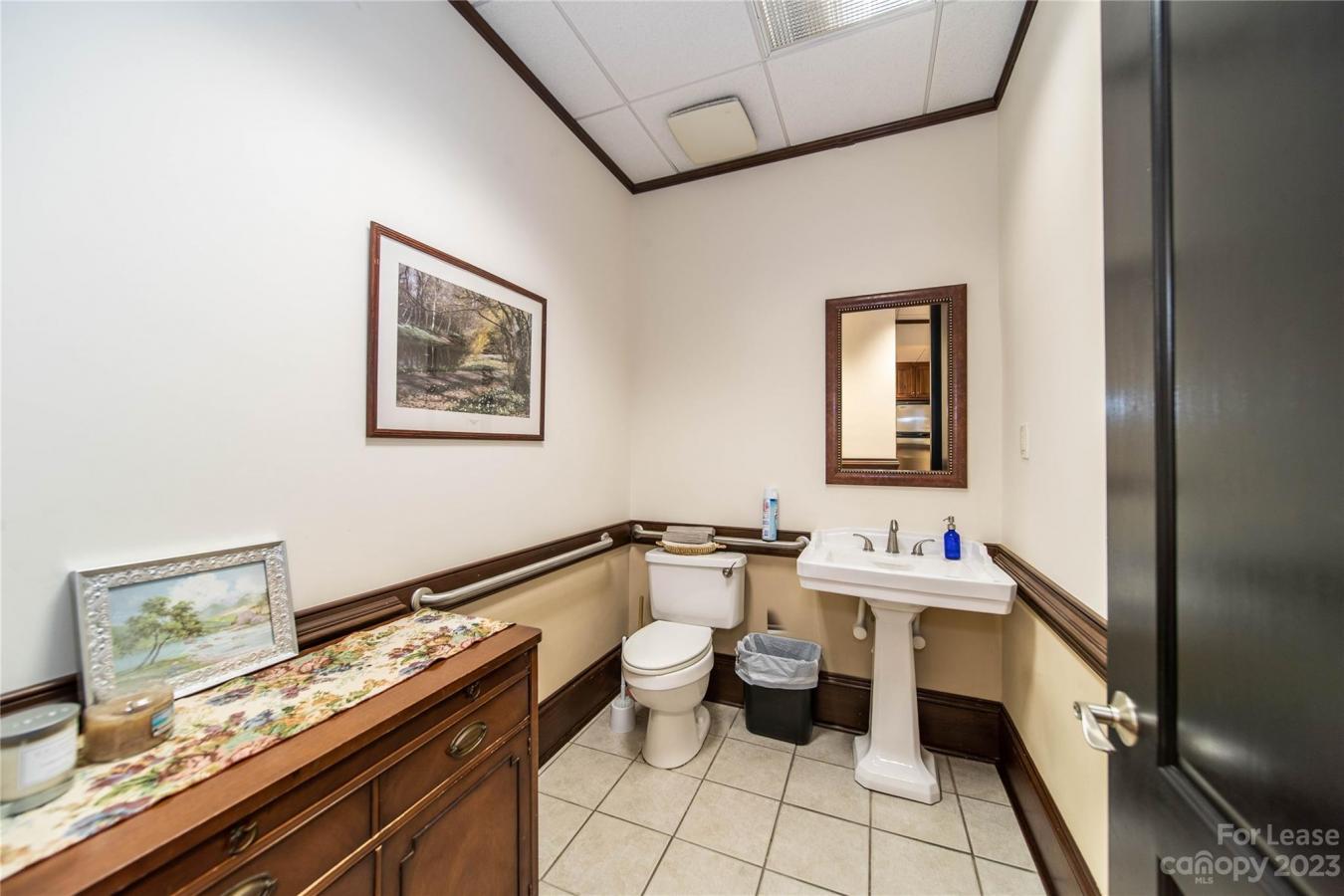 The Keyman Offices are leased complete with all Fixtures, Furniture an – image 15