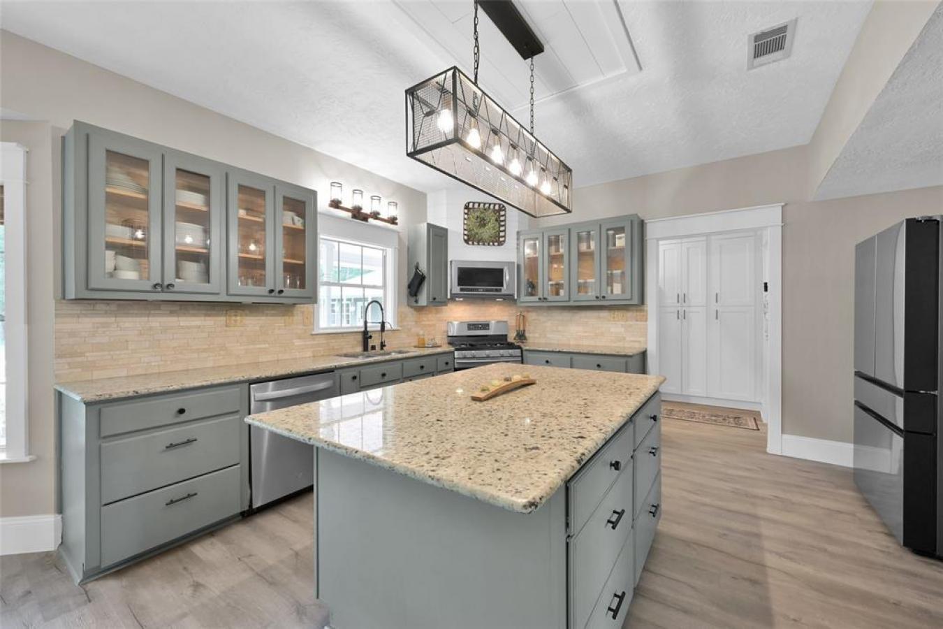 31235 Edgewater Drive, Magnolia, Texas, 77354, United States, 4 Bedrooms Bedrooms, ,4 BathroomsBathrooms,Residential,For Sale,31235 Edgewater Drive,1595352