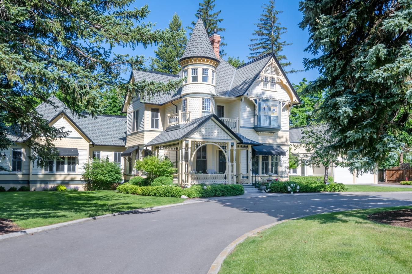 2215 Raymond Ave, Missoula, MT, 59802, United States, 6 Bedrooms Bedrooms, ,6 BathroomsBathrooms,Residential,For Sale,2215 Raymond Ave,1596543