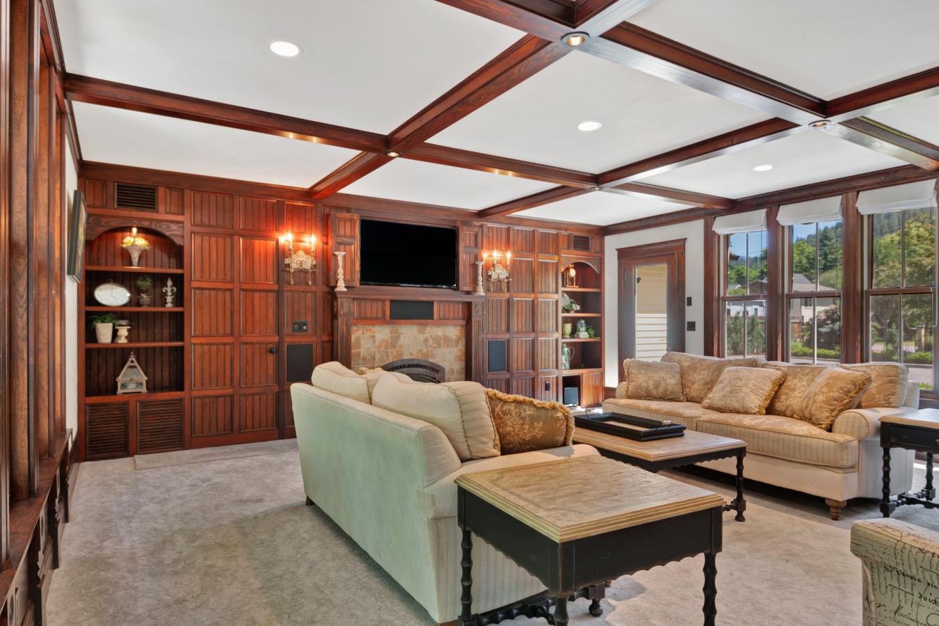 2215 Raymond Ave, Missoula, MT, 59802, United States, 6 Bedrooms Bedrooms, ,6 BathroomsBathrooms,Residential,For Sale,2215 Raymond Ave,1596543