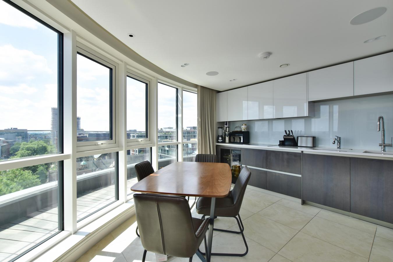 Flat 28 Quartz House, 12 New Broadway, Dickens Yard, London, W5 2XA, United Kingdom, 6 Bedrooms Bedrooms, ,5 BathroomsBathrooms,Residential,For Sale,Flat 28 Quartz House, 12 New Broadway,1595585