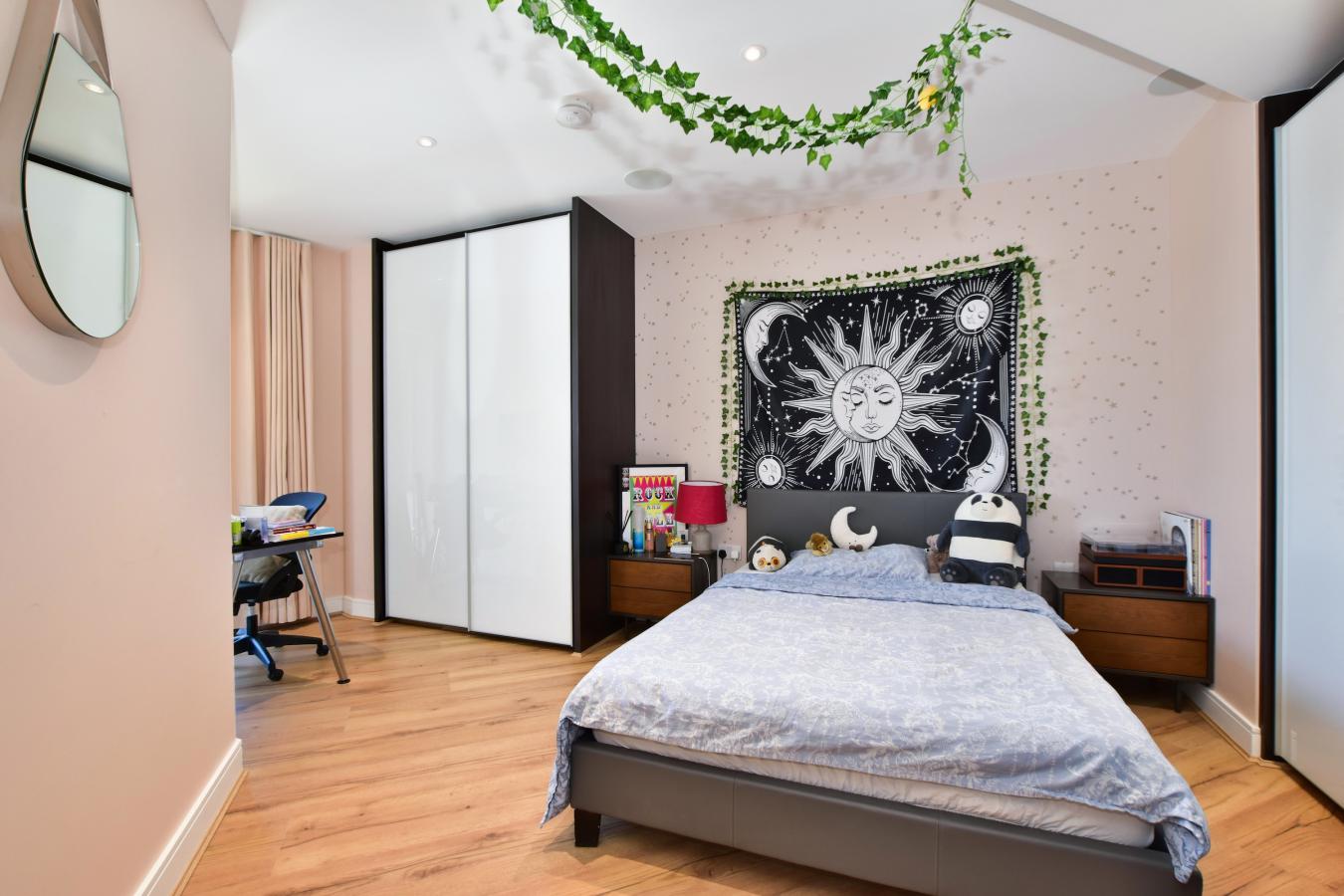 Flat 28 Quartz House, 12 New Broadway, Dickens Yard, London, W5 2XA, United Kingdom, 6 Bedrooms Bedrooms, ,5 BathroomsBathrooms,Residential,For Sale,Flat 28 Quartz House, 12 New Broadway,1595585